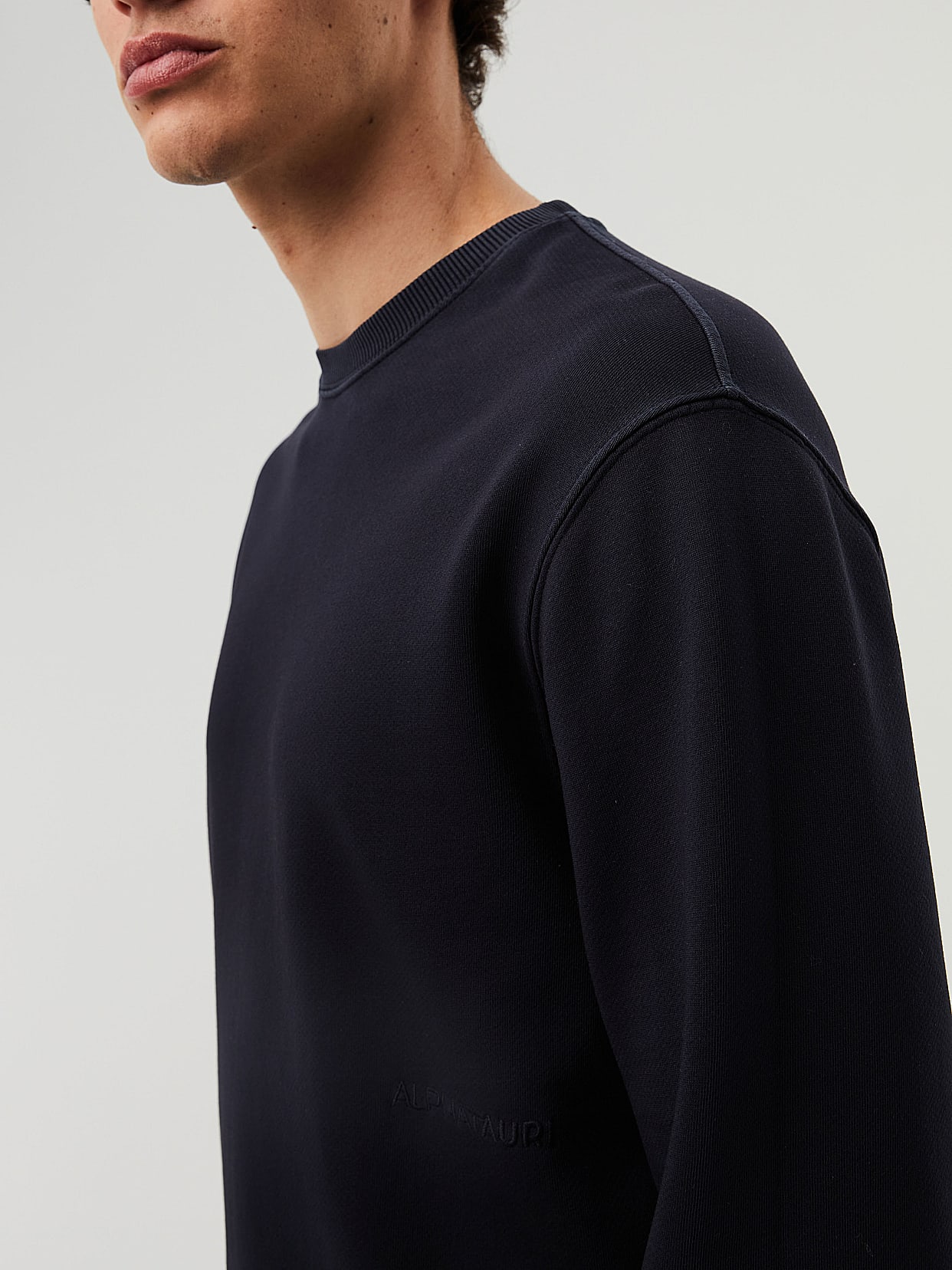 Black diagonal shop gradient crewneck sweatshirt