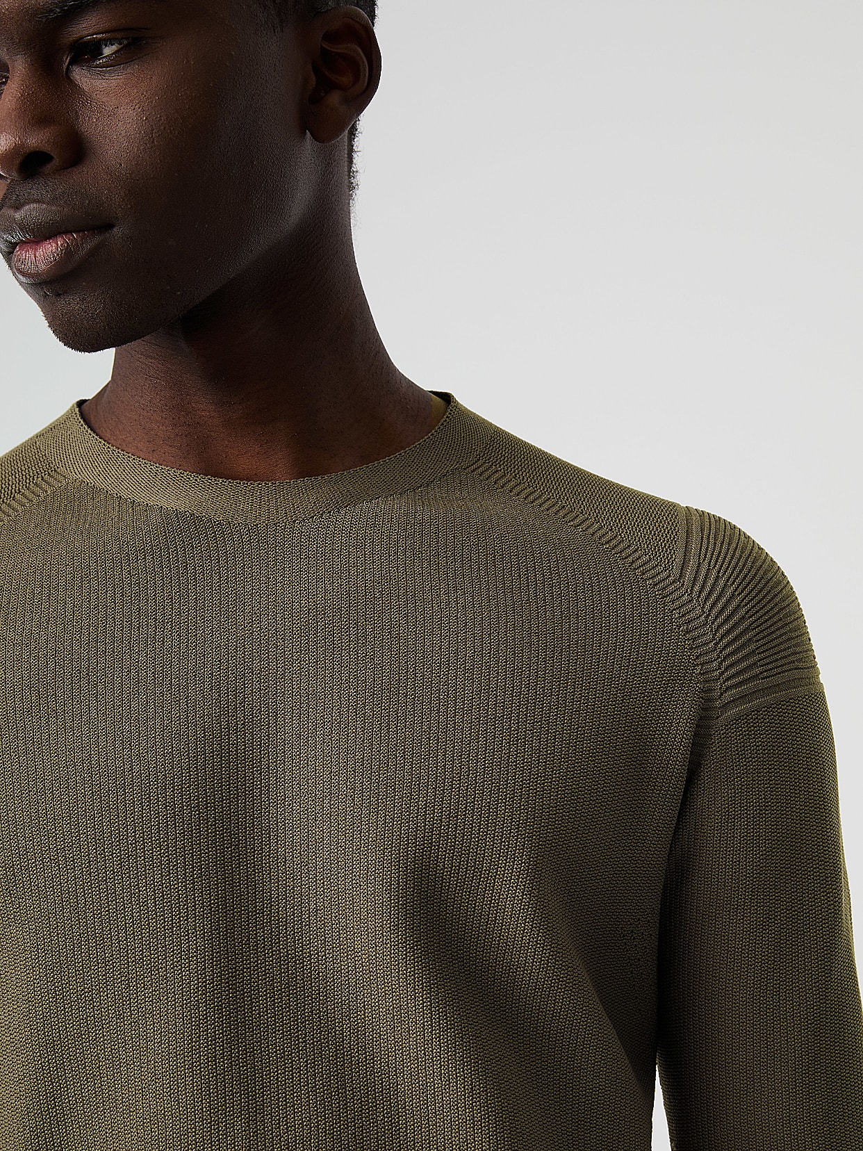 Seamless 3D Performance Knit Crewneck Sweater FOSOP V4.Y8.02 Olive AlphaTauri