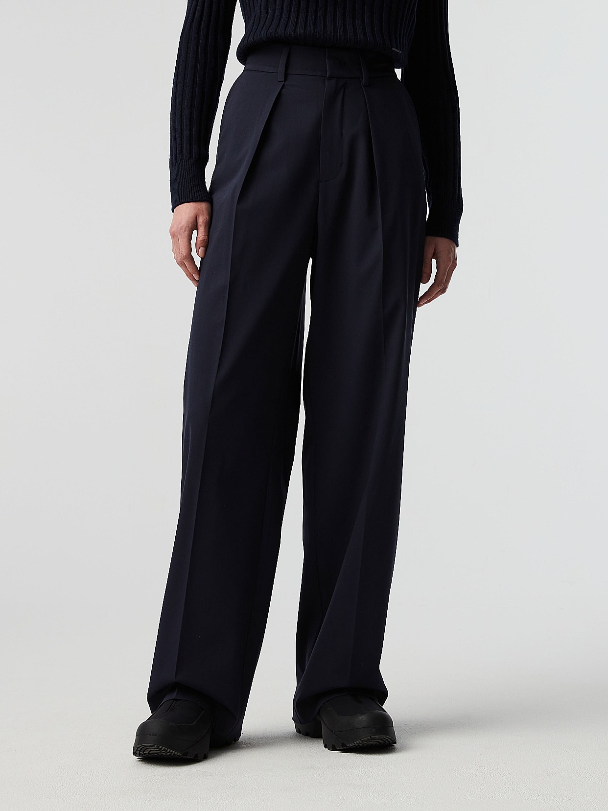 Pantalon taille haute a jambe large PECRA V1.Y8.01 Bleu Marine AlphaTauri