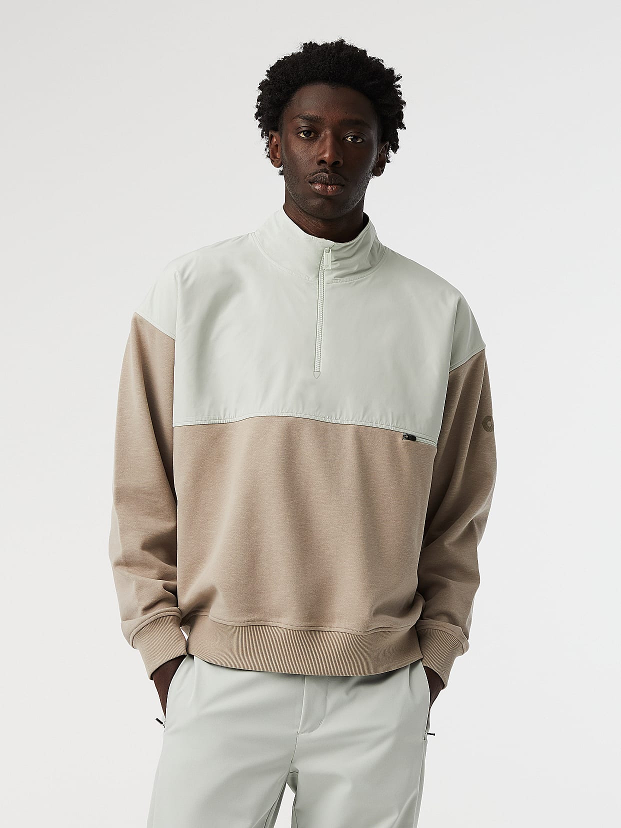 Oversize-Sweatshirt aus Baumwolle mit kurzem Reißverschluss | SHYBO  V1.Y8.01 | Taupe / Braun | AlphaTauri