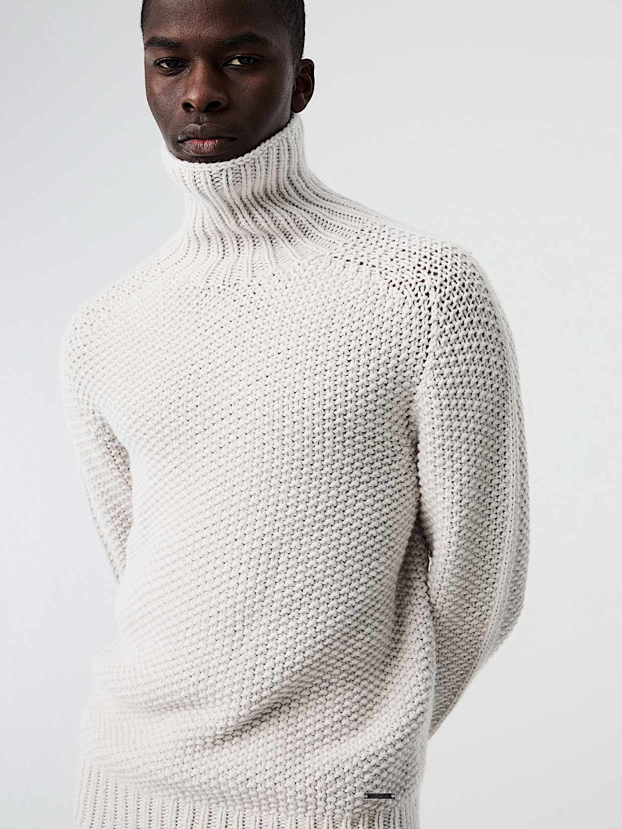 Seamless 3D Chunky Knit Turtleneck Sweater | FINAR V1.Y8.02 Seamless 3D Chunky Knit Turtleneck Sweater | FINAR V1.Y8.02