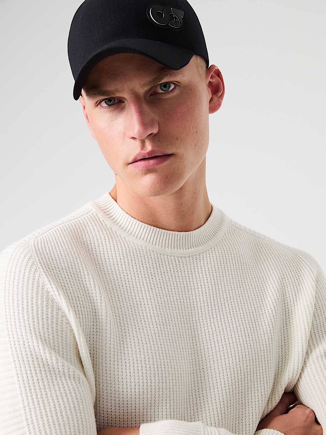 Men's Seamless Chunky 3D Knit Crewneck Sweater FOX V1.Y9.02 White