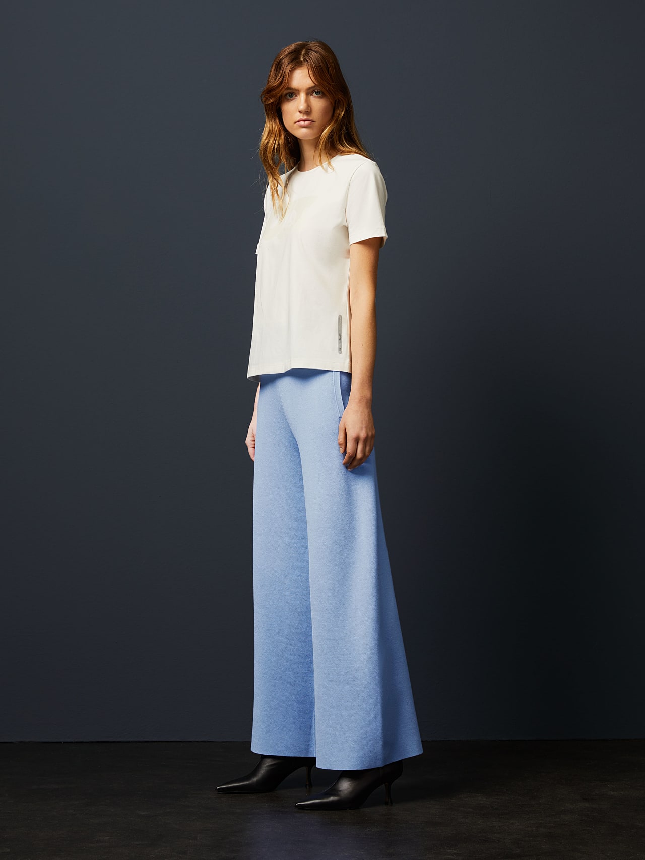 AlphaTauri | PROVI V1.Y5.02 | Pantaloni in maglia a gamba larga in Blu Medio for Donna AlphaTauri | PROVI V1.Y5.02 | Pantaloni in maglia a gamba larga in Blu Medio for Donna