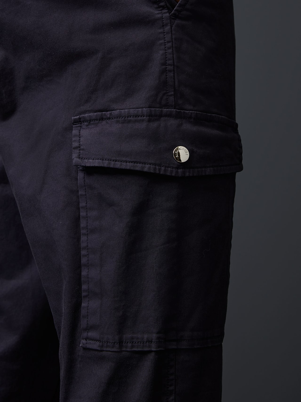 AlphaTauri | PARGA V2.Y6.02 | Cotton Cargo Pants in Navy for Men AlphaTauri | PARGA V2.Y6.02 | Cotton Cargo Pants in Navy for Men