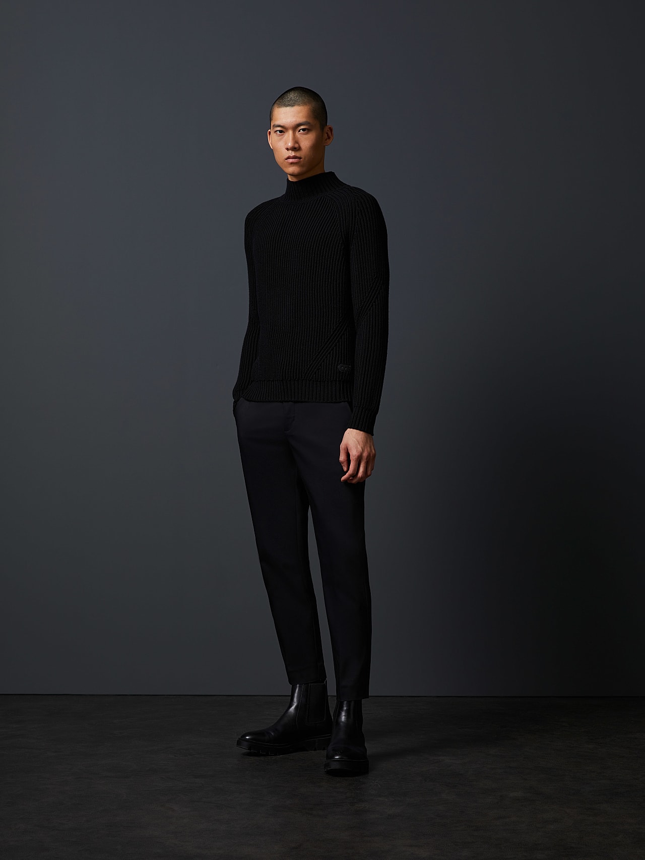 AlphaTauri | FAAMA V1.Y6.02 | Pull à col roulé en laine mérinos à maille épaisse in Noir for Homme AlphaTauri | FAAMA V1.Y6.02 | Pull à col roulé en laine mérinos à maille épaisse in Noir for Homme