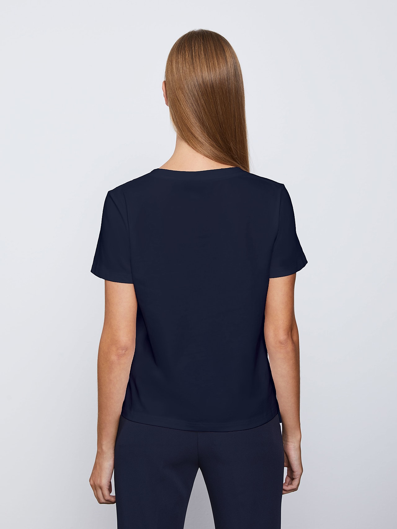 AlphaTauri | JOBA V1.Y6.01 | Classic Logo T-Shirt in Navy for Women AlphaTauri | JOBA V1.Y6.01 | Classic Logo T-Shirt in Navy for Women