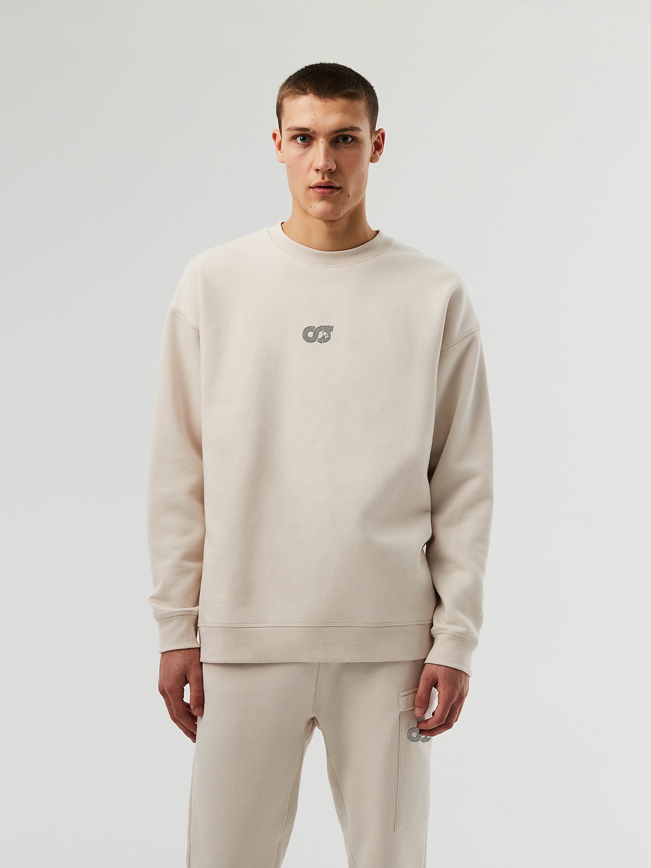 AlphaTauri | SEOVE V2.Y7.02 | Oversize-Rundhalspullover in Kreideweiß für Herren AlphaTauri | SEOVE V2.Y7.02 | Oversize-Rundhalspullover in Kreideweiß für Herren