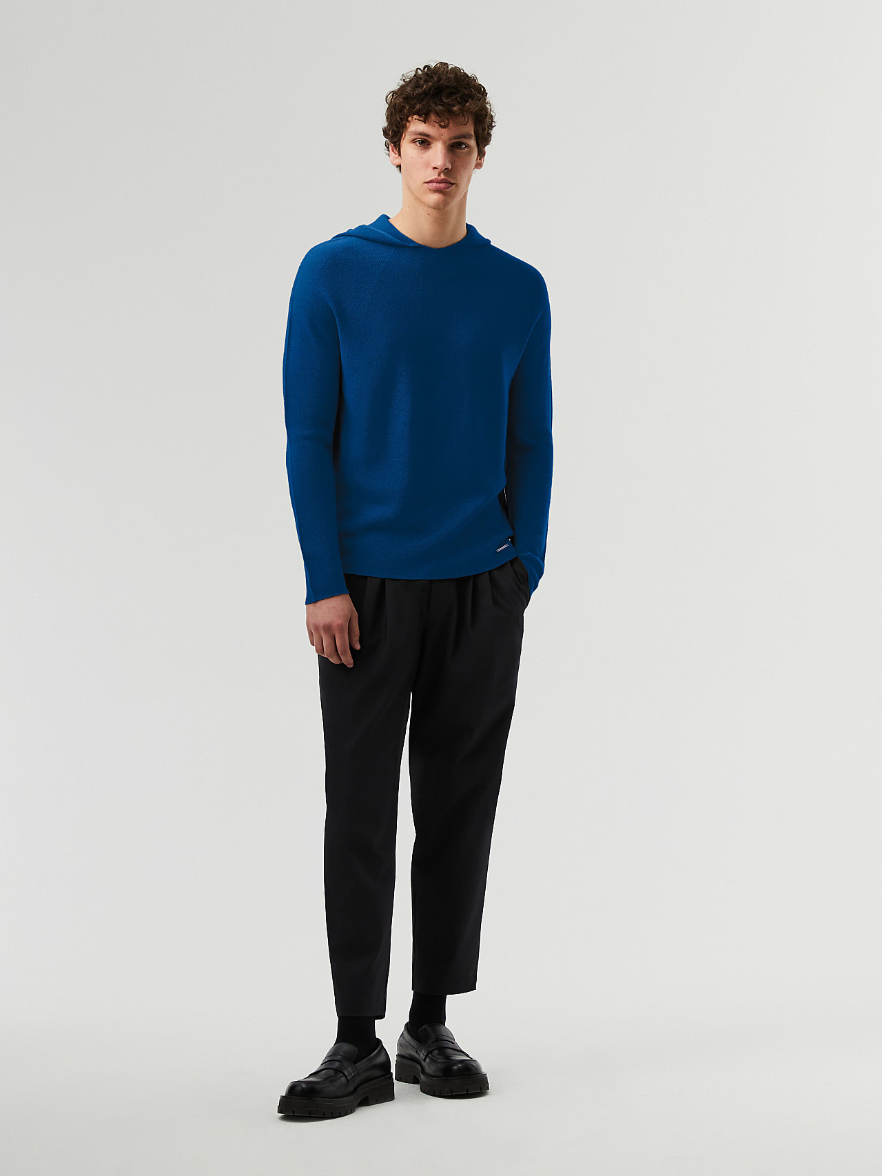 AlphaTauri | FINATO V1.Y7.02 | Sweat à capuche en maille 3D sans coutures in Bleu nuit for Homme AlphaTauri | FINATO V1.Y7.02 | Sweat à capuche en maille 3D sans coutures in Bleu nuit for Homme