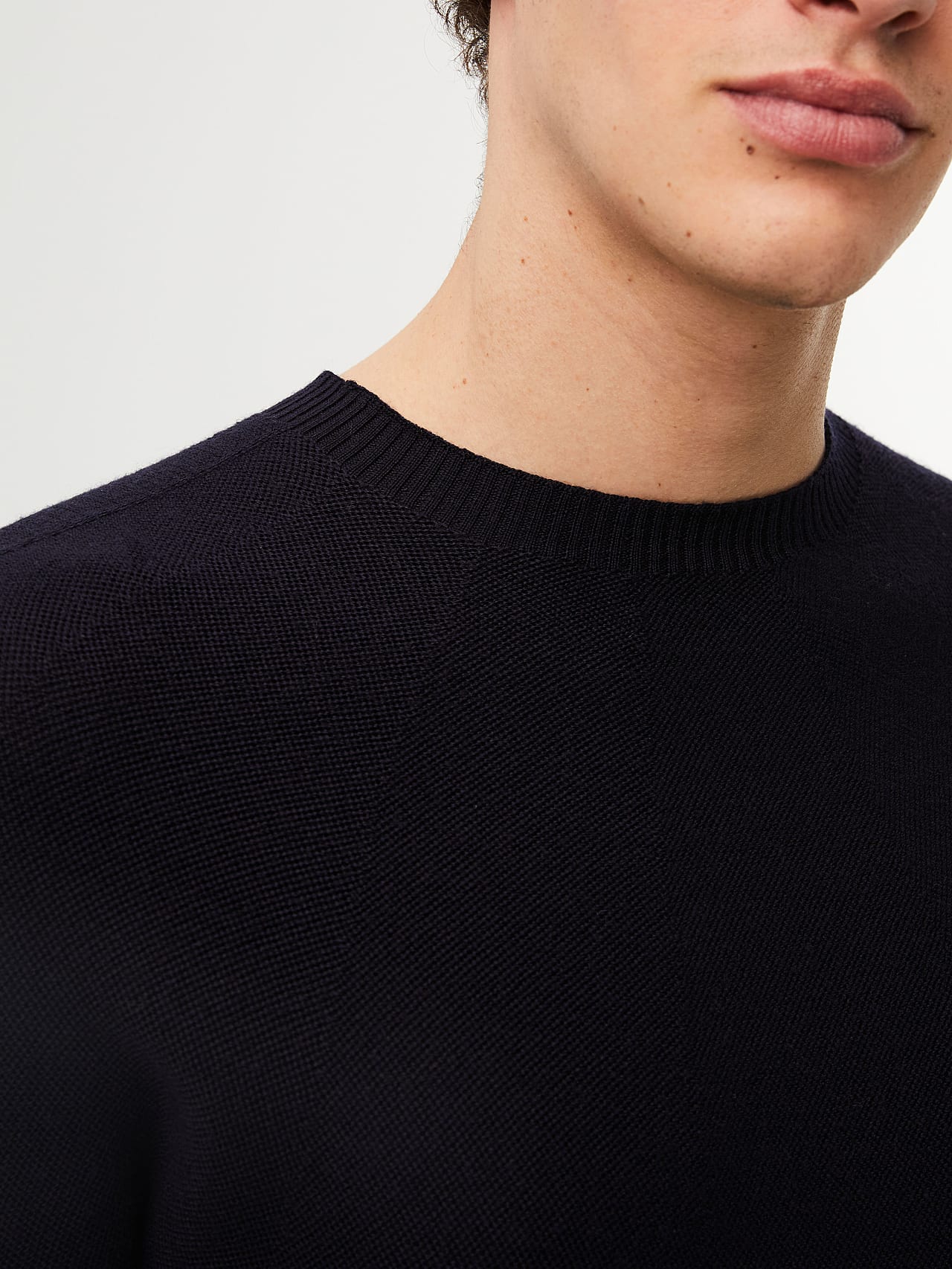 AlphaTauri | FUNTRE V1.Y7.02 | Seamless 3D Knit Crewneck Sweater in Navy for Men AlphaTauri | FUNTRE V1.Y7.02 | Seamless 3D Knit Crewneck Sweater in Navy for Men
