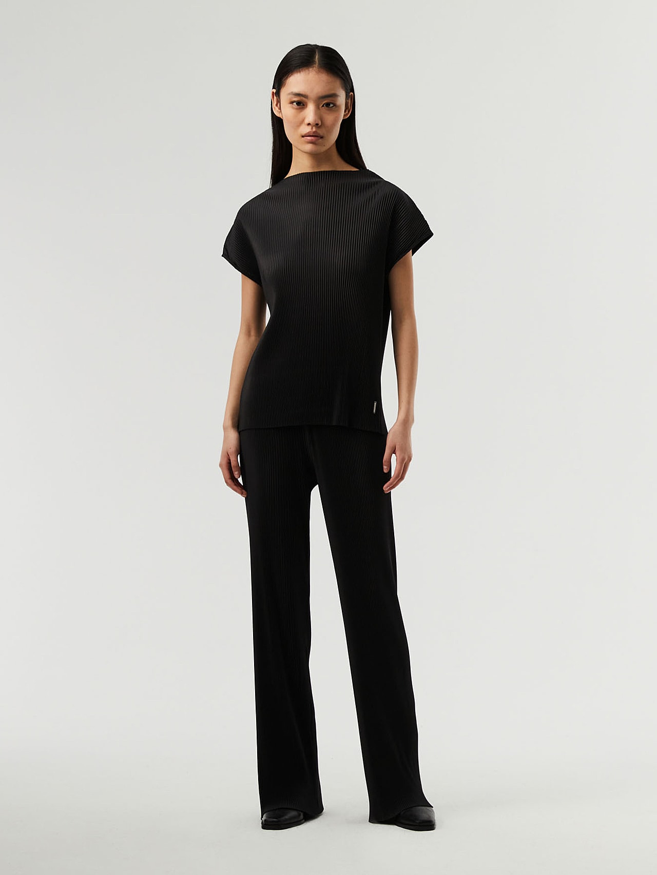 AlphaTauri | JIEMA V1.Y7.02 | Plissé Top in Black for Women AlphaTauri | JIEMA V1.Y7.02 | Plissé Top in Black for Women