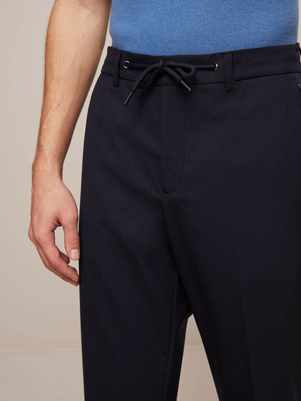 AlphaTauri | PCOWO V1.Y7.01 | Pantalones ligeros de mezcla de lana in Azul Marino for Hombre AlphaTauri | PCOWO V1.Y7.01 | Pantalones ligeros de mezcla de lana in Azul Marino for Hombre
