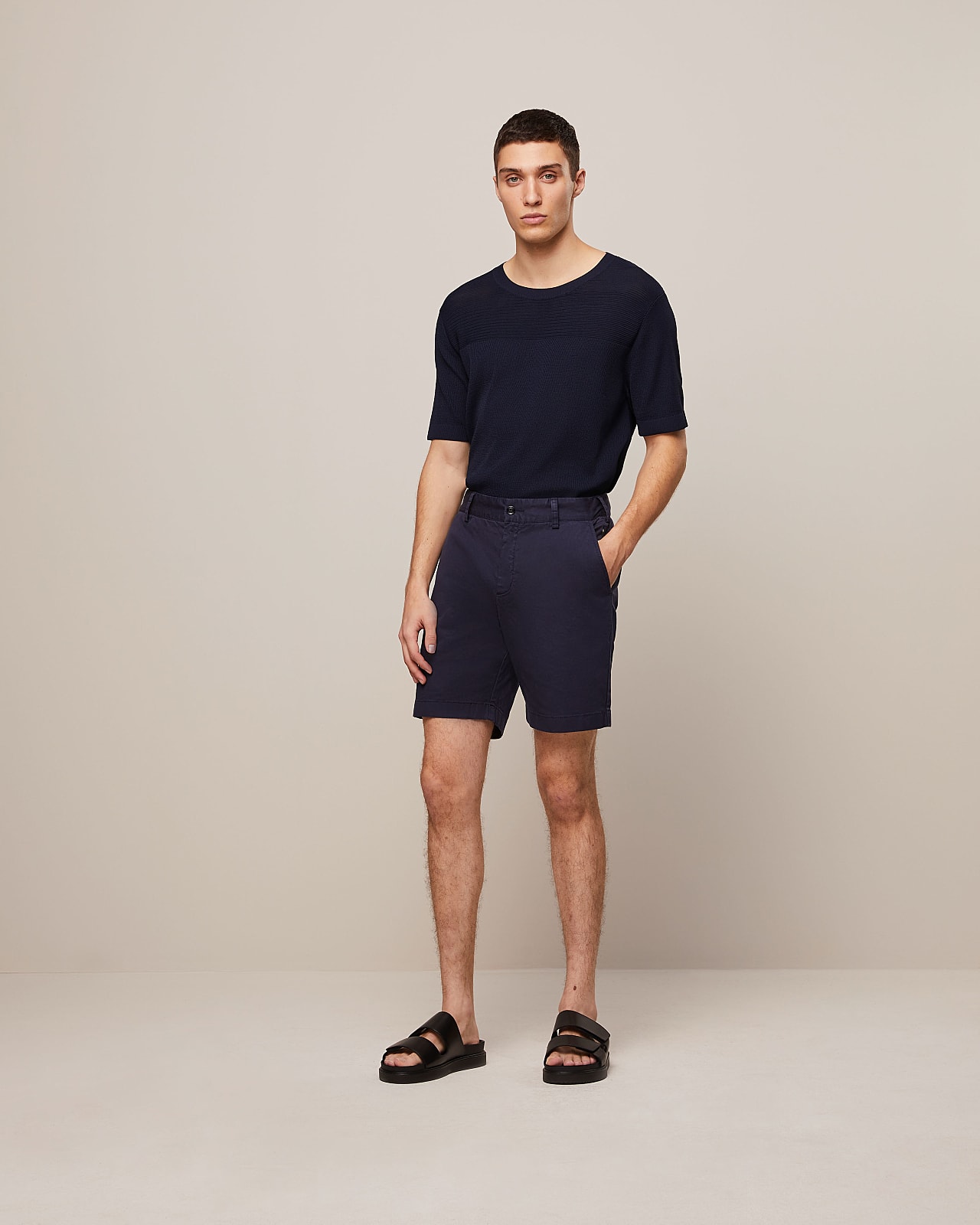 AlphaTauri | PLARK V2.Y7.01 | Shorts chinos de algodón in Azul Marino for Hombre AlphaTauri | PLARK V2.Y7.01 | Shorts chinos de algodón in Azul Marino for Hombre