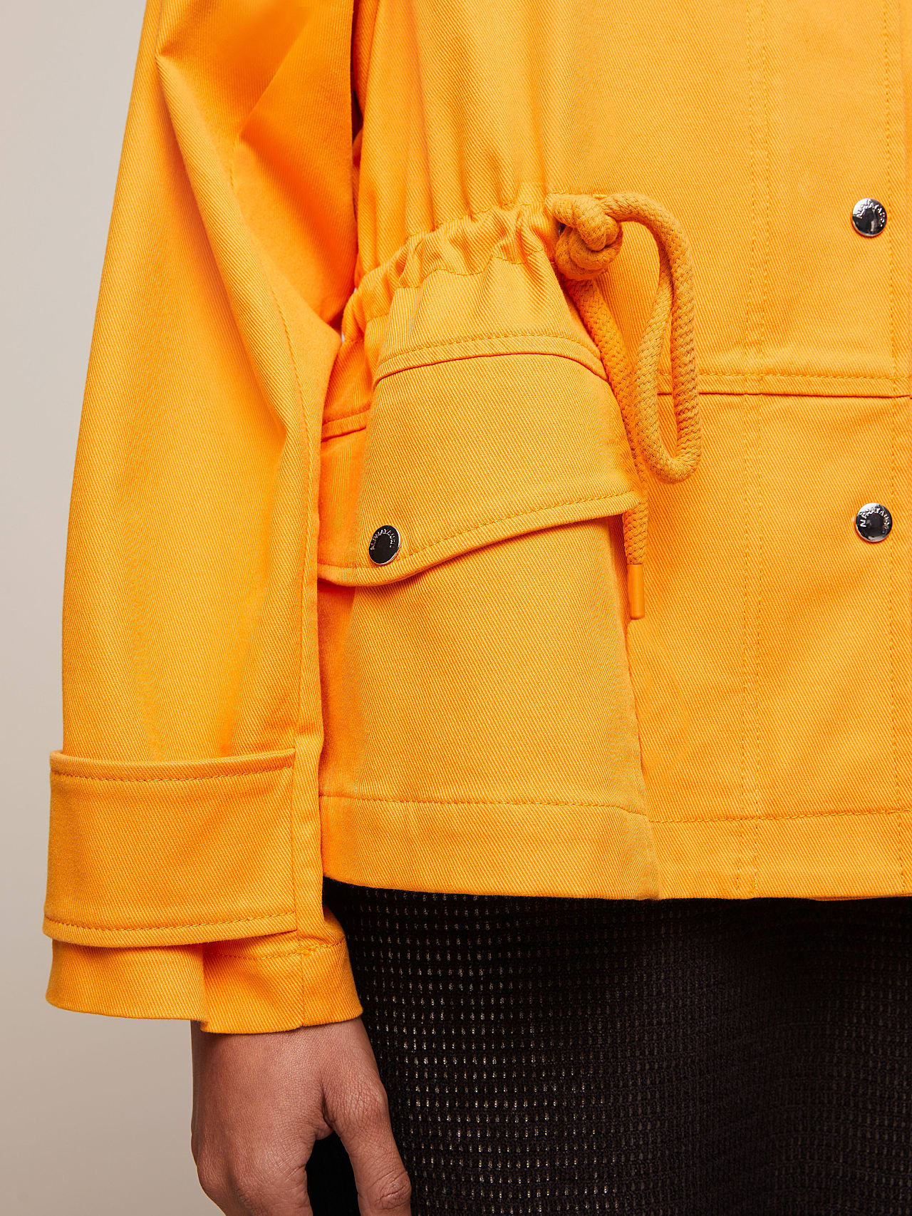 AlphaTauri | OLERAK V1.Y7.01 | Veste imperméable en coton in Jaune Chaud for Femme AlphaTauri | OLERAK V1.Y7.01 | Veste imperméable en coton in Jaune Chaud for Femme