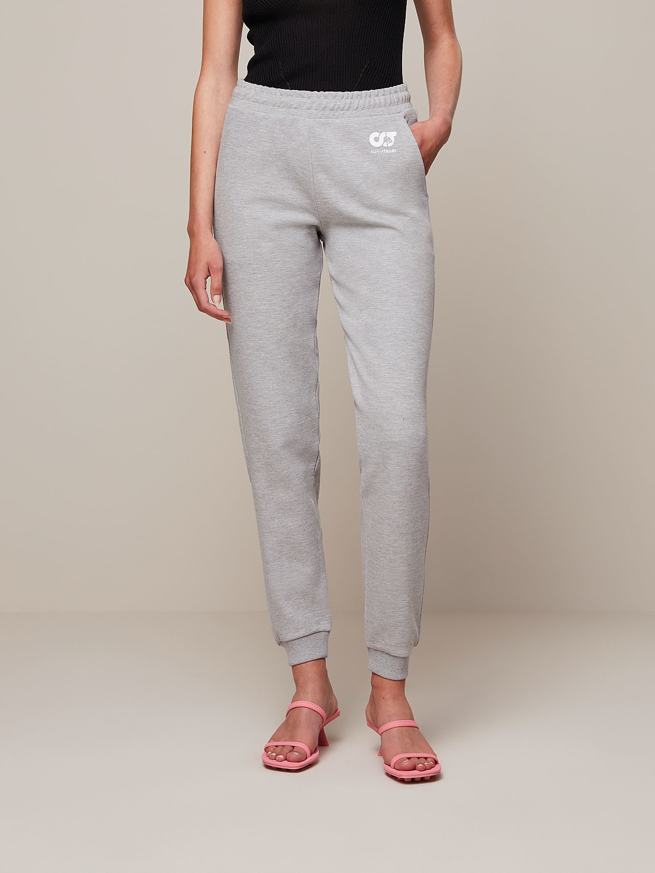 AlphaTauri | PERA V1.Y7.01 | Pantalon de jogging à logo signature in Gris / Blanc for Femme AlphaTauri | PERA V1.Y7.01 | Pantalon de jogging à logo signature in Gris / Blanc for Femme