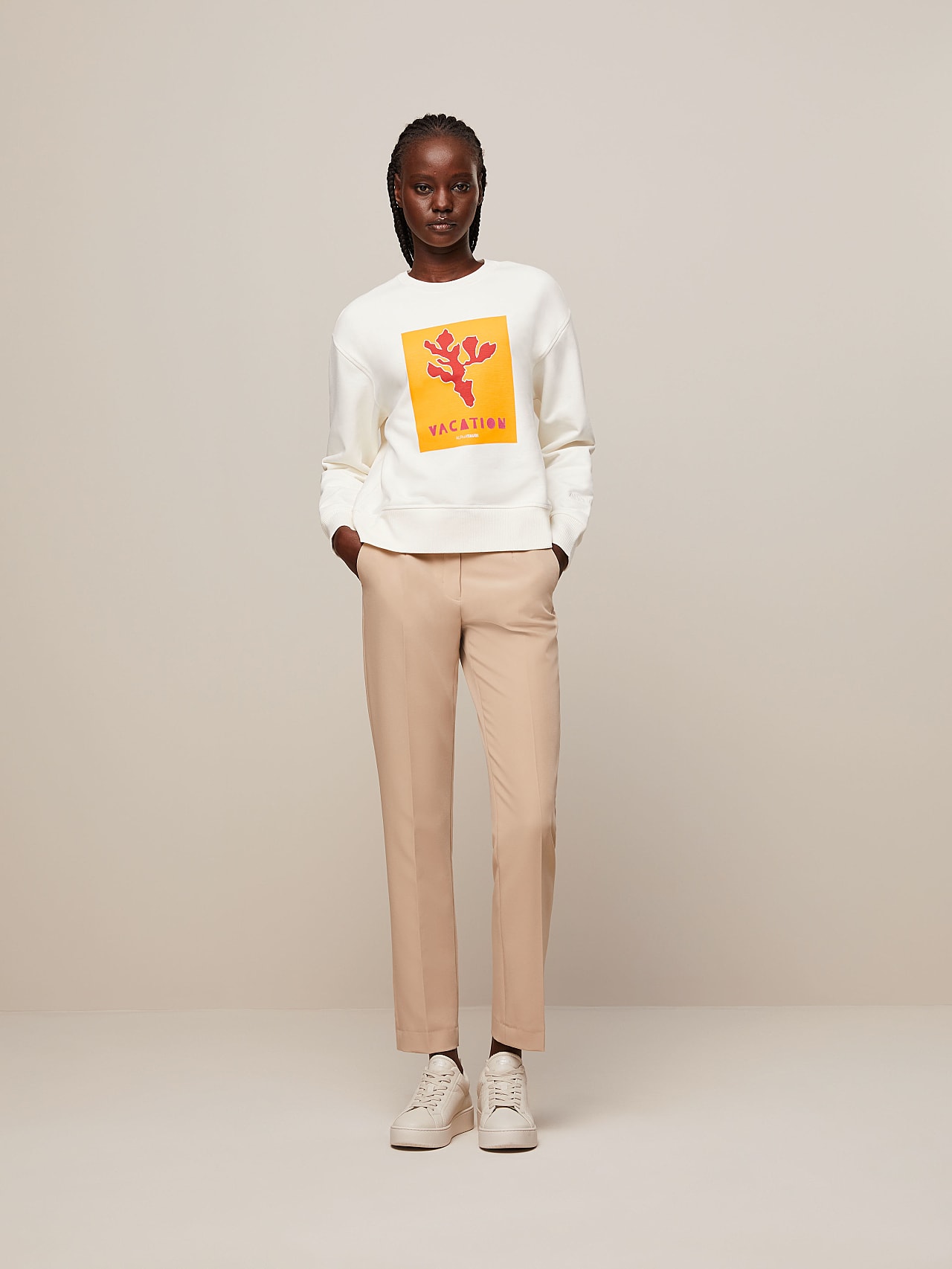 AlphaTauri | SERRLA V1.Y7.01 | Sweatshirt mit Artwork-Print in Elfenbein für Damen AlphaTauri | SERRLA V1.Y7.01 | Sweatshirt mit Artwork-Print in Elfenbein für Damen