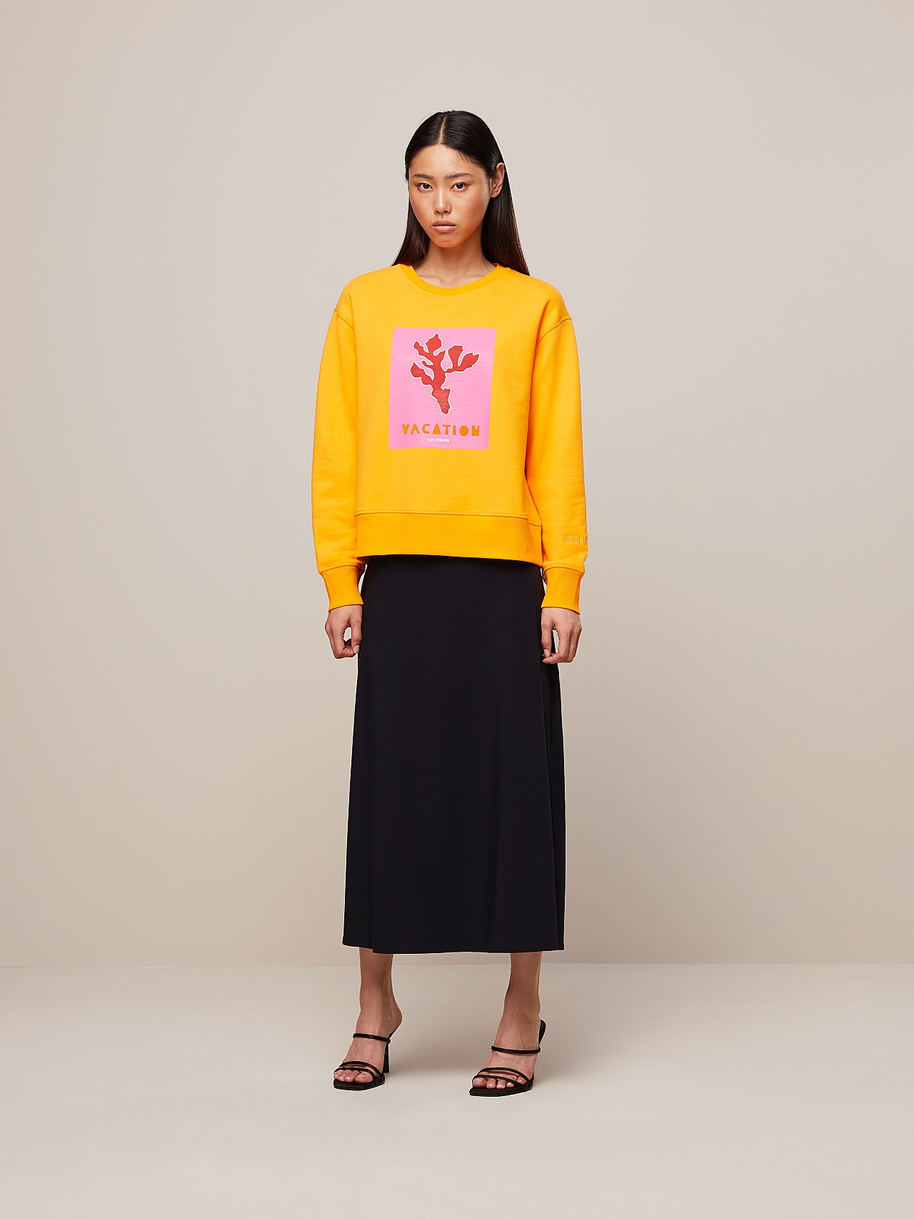AlphaTauri | SERRLA V1.Y7.01 | Sweatshirt mit Artwork-Print in Warmes Gelb für Damen AlphaTauri | SERRLA V1.Y7.01 | Sweatshirt mit Artwork-Print in Warmes Gelb für Damen