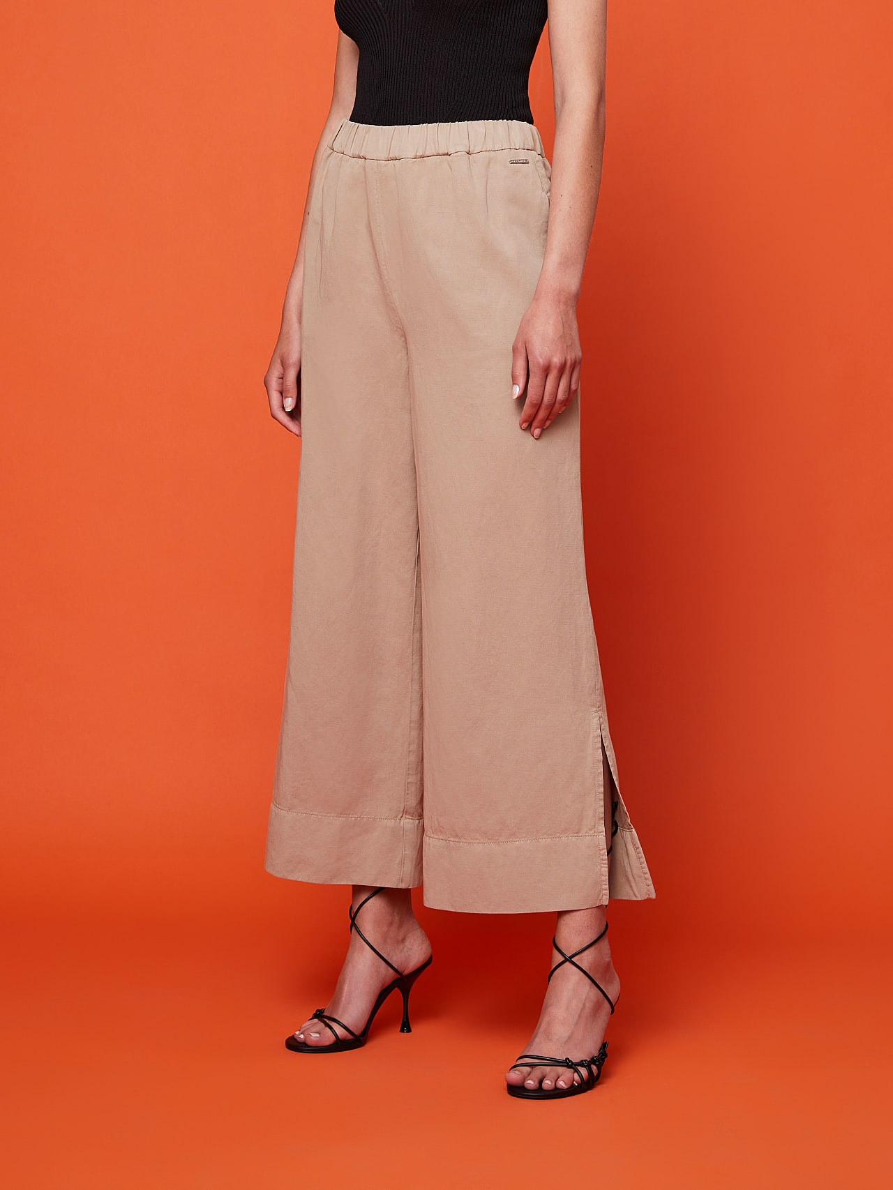 AlphaTauri | PAVAL V1.Y7.01 | Wide-Leg Pants in Sand for Women AlphaTauri | PAVAL V1.Y7.01 | Wide-Leg Pants in Sand for Women