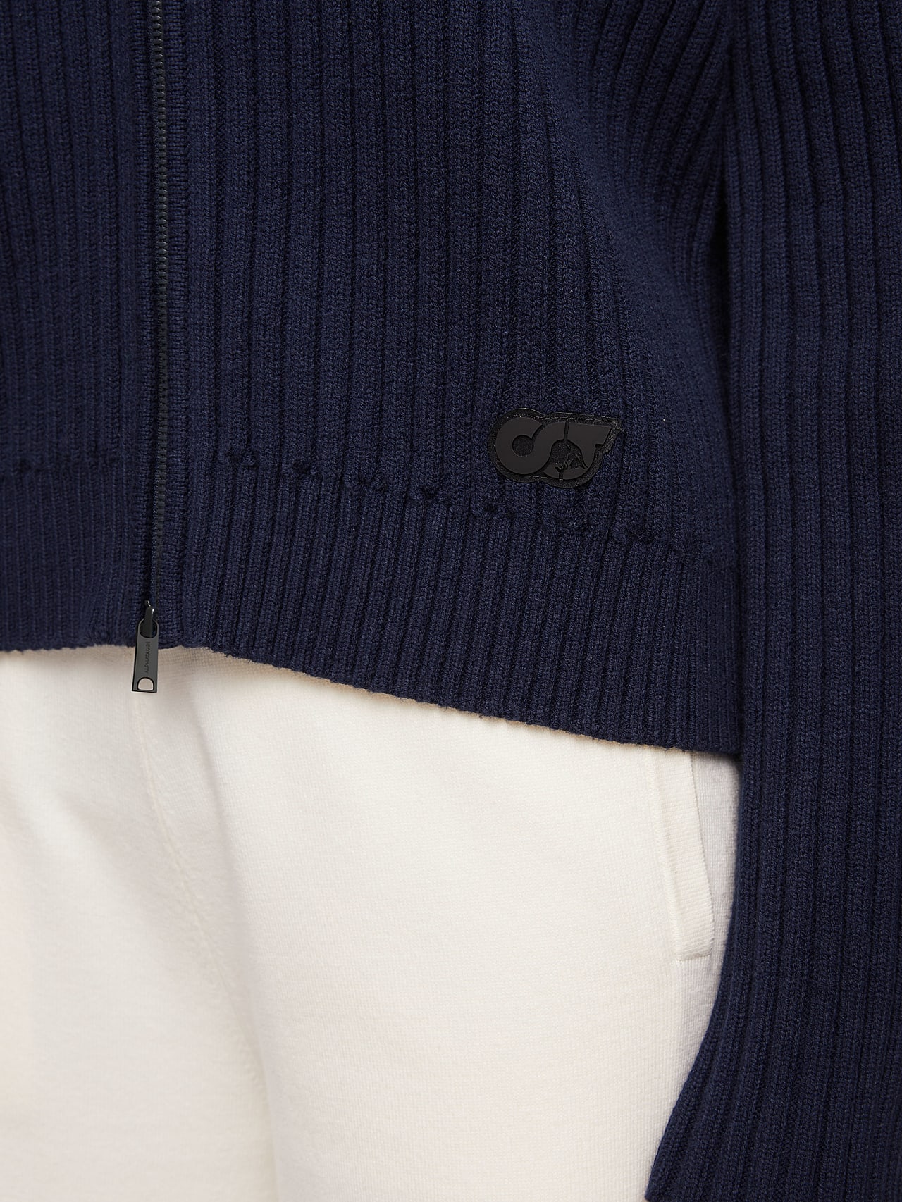 AlphaTauri | FERGA V1.Y7.01 | Veste en maille à manches bouffantes in Bleu Marine for Femme AlphaTauri | FERGA V1.Y7.01 | Veste en maille à manches bouffantes in Bleu Marine for Femme