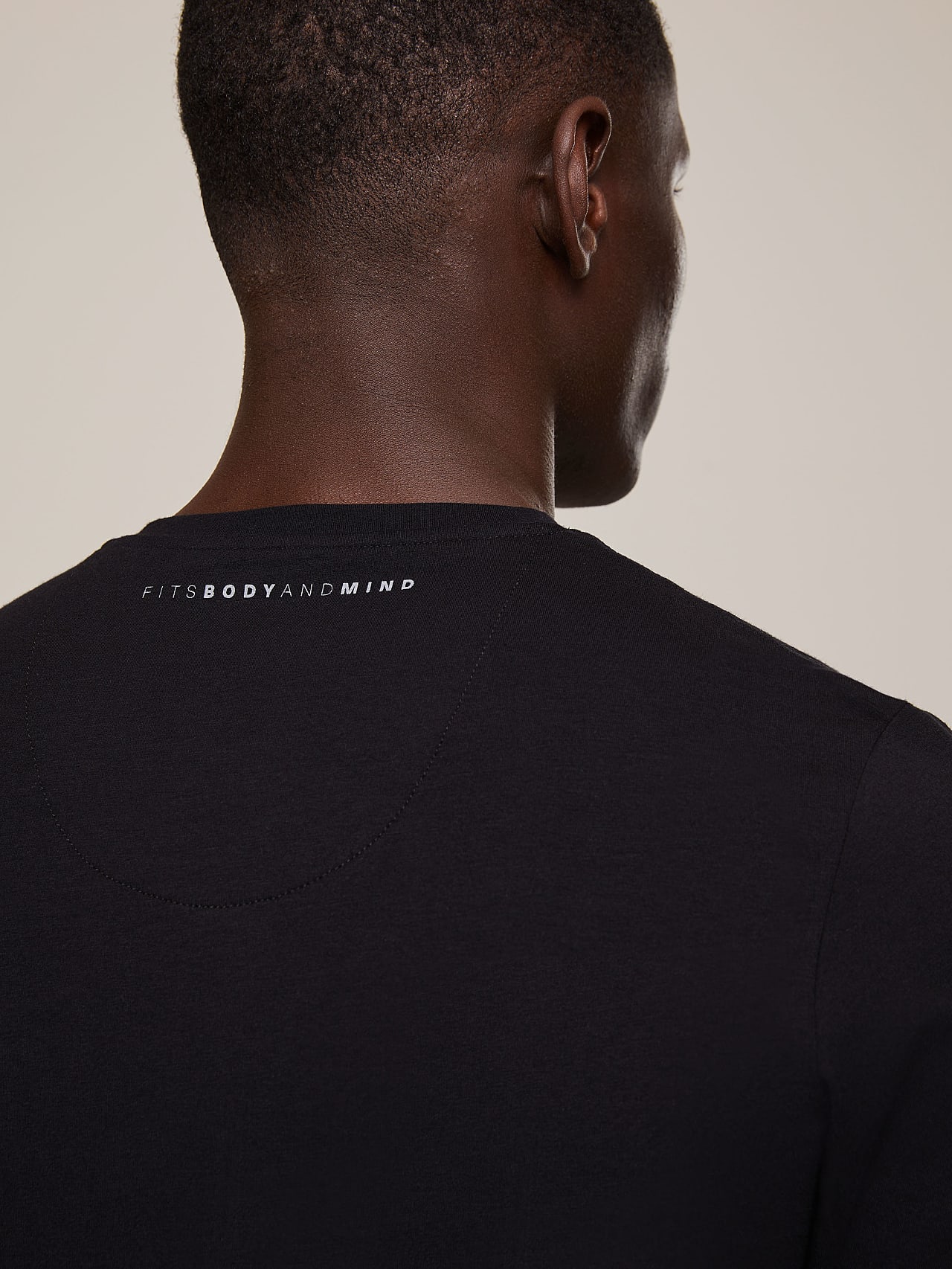 AlphaTauri | BUCK V2.Y4.01 | Classic Taurex® V-Neck T-Shirt in Black for Men AlphaTauri | BUCK V2.Y4.01 | Classic Taurex® V-Neck T-Shirt in Black for Men