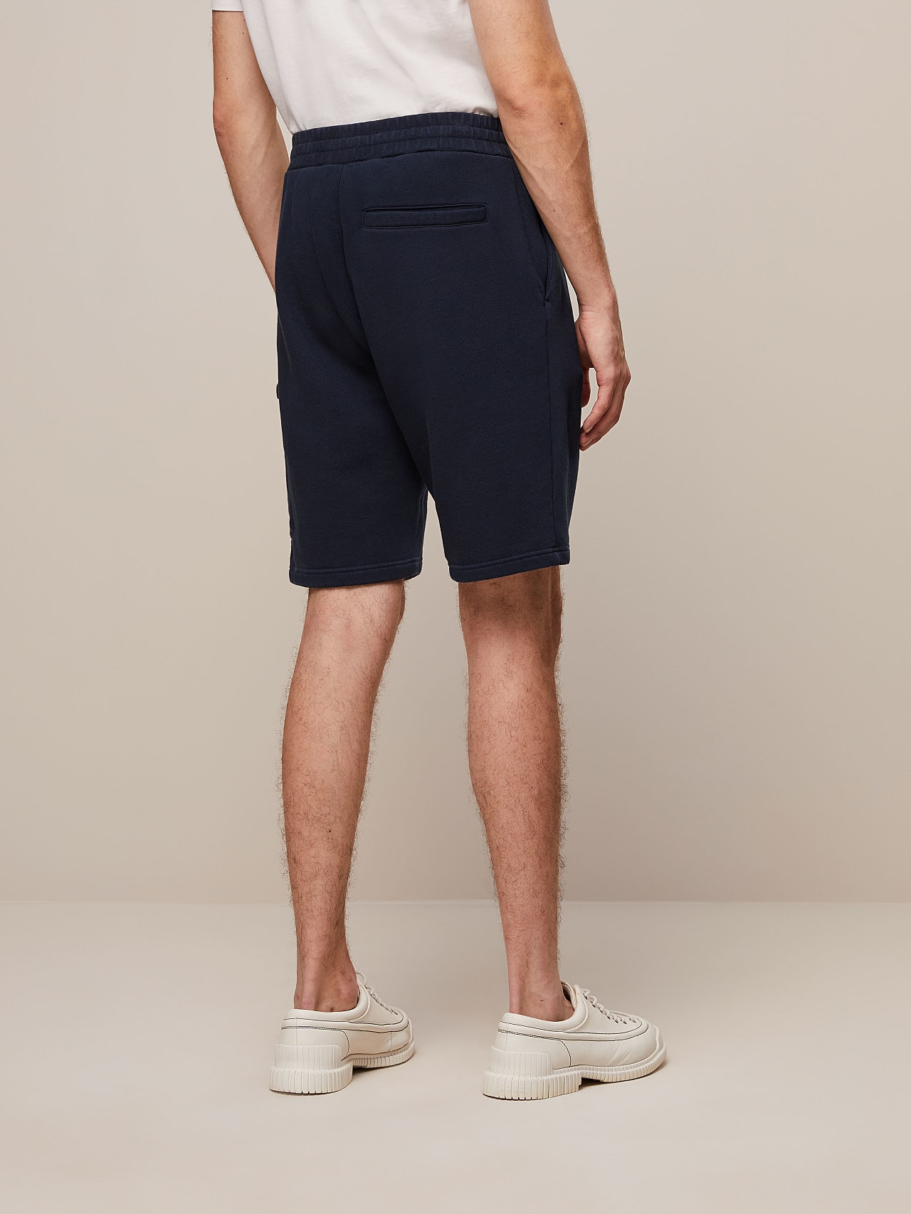 AlphaTauri | PEOVS V1.Y6.01 | Pantalones cortos de chándal cargo in Azul Marino for Hombre AlphaTauri | PEOVS V1.Y6.01 | Pantalones cortos de chándal cargo in Azul Marino for Hombre