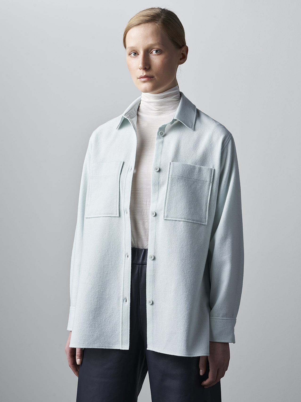 AlphaTauri | WOVIE V1.Y5.02 | Surchemise en laine in Bleu Pâle for Femme AlphaTauri | WOVIE V1.Y5.02 | Surchemise en laine in Bleu Pâle for Femme