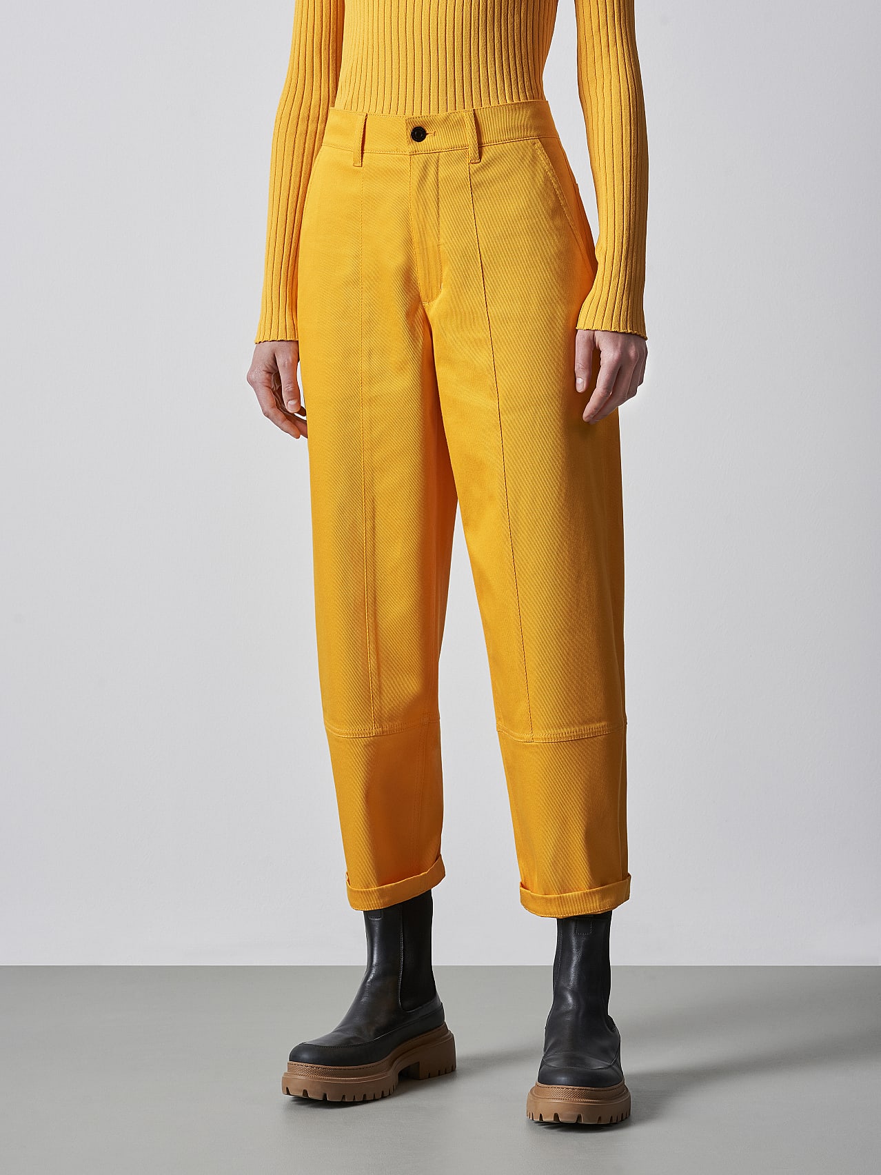 AlphaTauri | PCHAR V1.Y5.02 | Pantalon fuselé coupe légèrement arrondie in Jaune for Femme AlphaTauri | PCHAR V1.Y5.02 | Pantalon fuselé coupe légèrement arrondie in Jaune for Femme