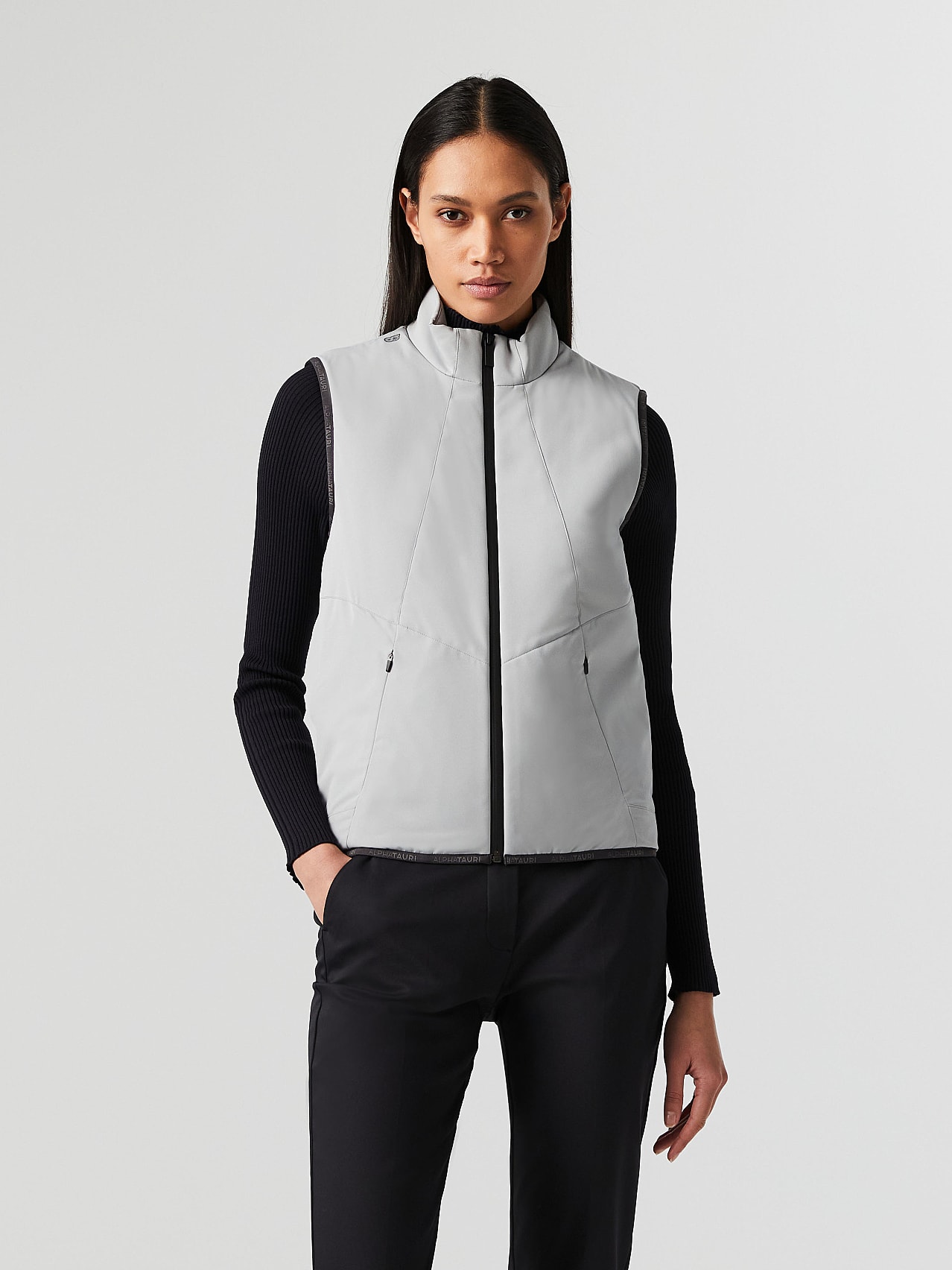 AlphaTauri | OVEMA V1.C1.03 | Heatable and Water-Repellent Vest in Light Grey for Women AlphaTauri | OVEMA V1.C1.03 | Heatable and Water-Repellent Vest in Light Grey for Women
