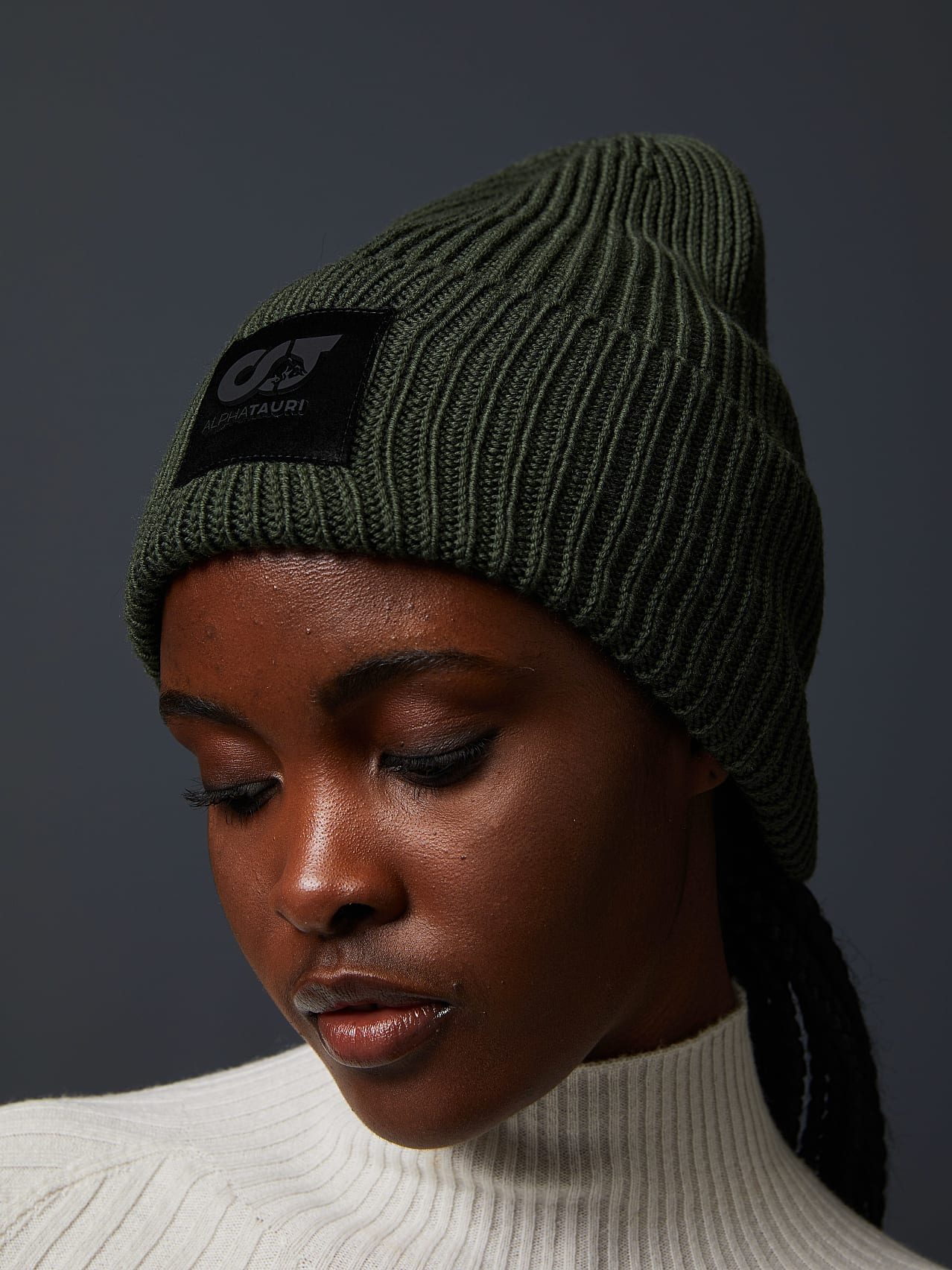 AlphaTauri | AHRAF V1.Y5.02 | Gorro de lana de punto grueso in Verde for Unisexo AlphaTauri | AHRAF V1.Y5.02 | Gorro de lana de punto grueso in Verde for Unisexo