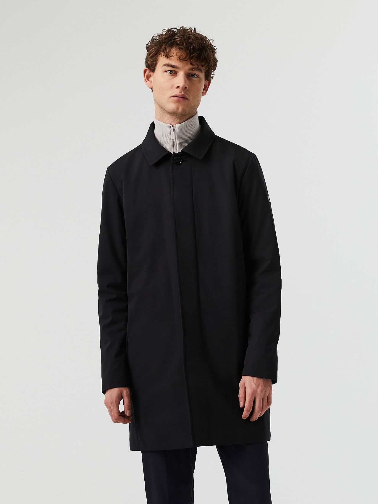 AlphaTauri | OTEMO V1.C1.03 | Gabardina calefactable y resistente al agua in Negro for Hombre AlphaTauri | OTEMO V1.C1.03 | Gabardina calefactable y resistente al agua in Negro for Hombre