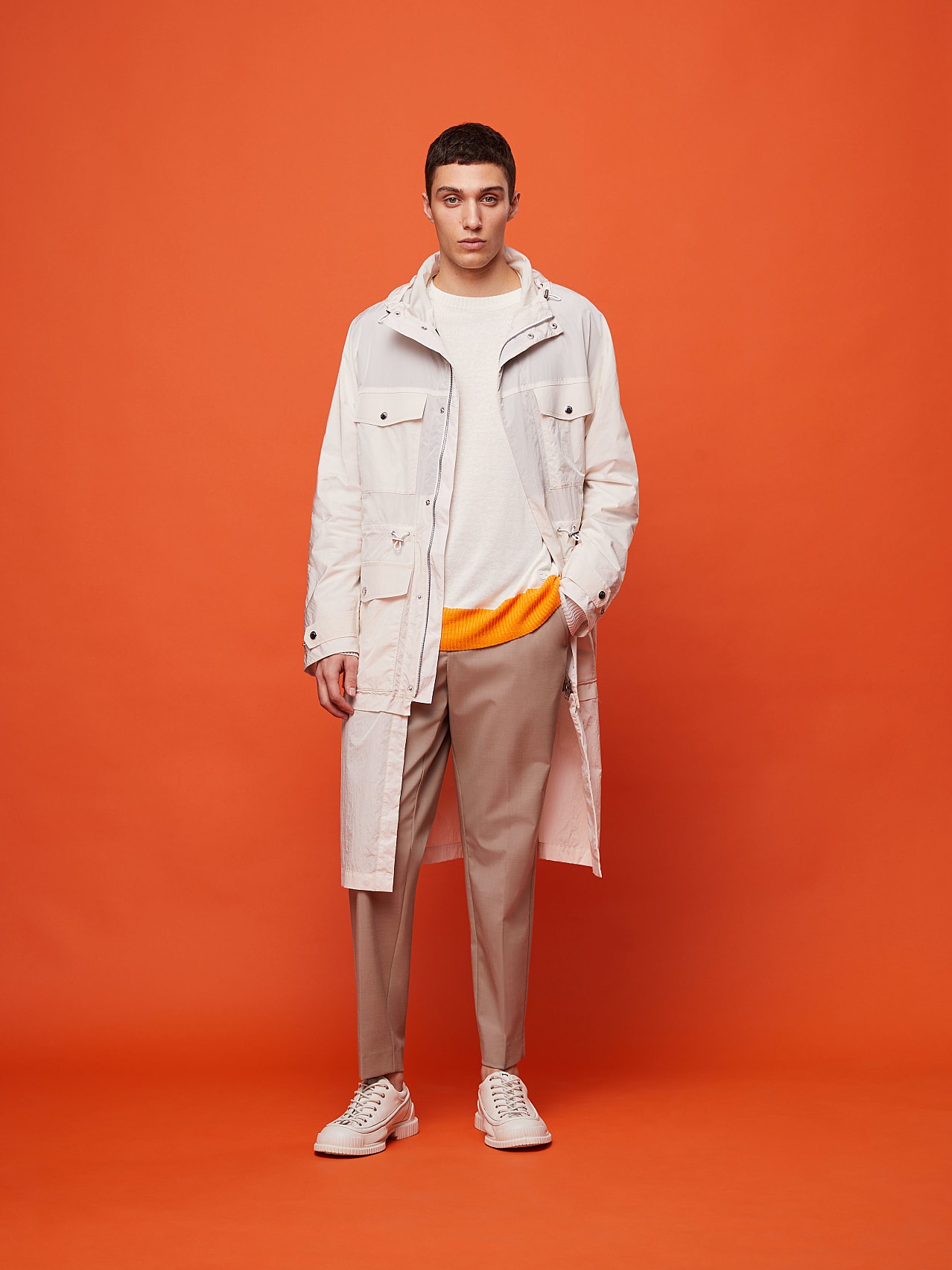 AlphaTauri | OCOAS V2.Y7.01 | Parka de verano resistente al agua in Color Hueso for Hombre AlphaTauri | OCOAS V2.Y7.01 | Parka de verano resistente al agua in Color Hueso for Hombre