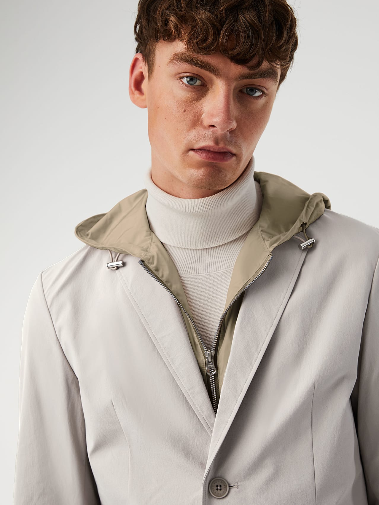 AlphaTauri | OBOSS V5.Y7.01 | Packable Water-Resistant Blazer in Off White for Men AlphaTauri | OBOSS V5.Y7.01 | Packable Water-Resistant Blazer in Off White for Men