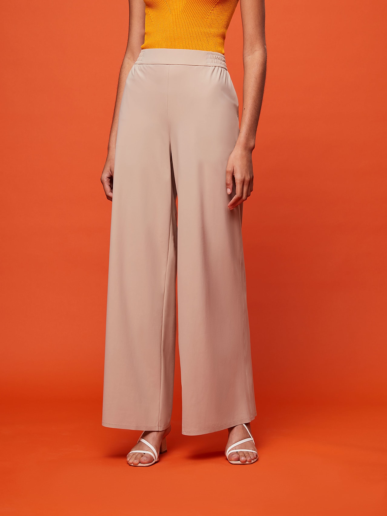AlphaTauri | PEURAL V1.Y7.01 | Wide-Leg Easy Care Sensitive® Jersey Pants in Sand for Women AlphaTauri | PEURAL V1.Y7.01 | Wide-Leg Easy Care Sensitive® Jersey Pants in Sand for Women