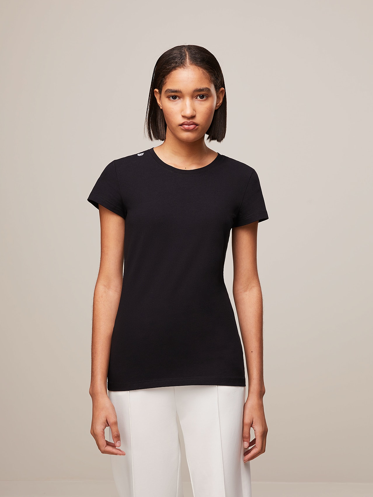 AlphaTauri | BARA V2.Y4.01 | Classic Taurex® T-Shirt in Black for Women AlphaTauri | BARA V2.Y4.01 | Classic Taurex® T-Shirt in Black for Women