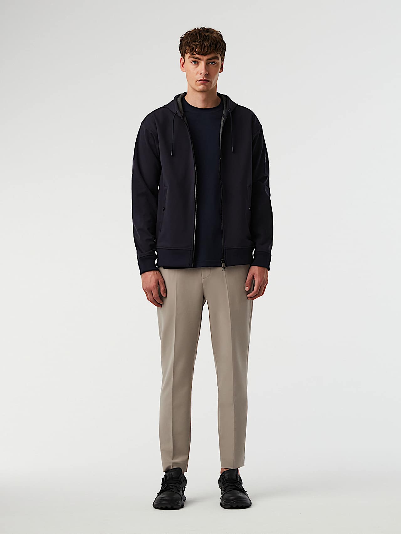 AlphaTauri | SROTE V1.Y7.01 | Veste à capuche Taurobran® déperlante in Bleu Marine for Homme