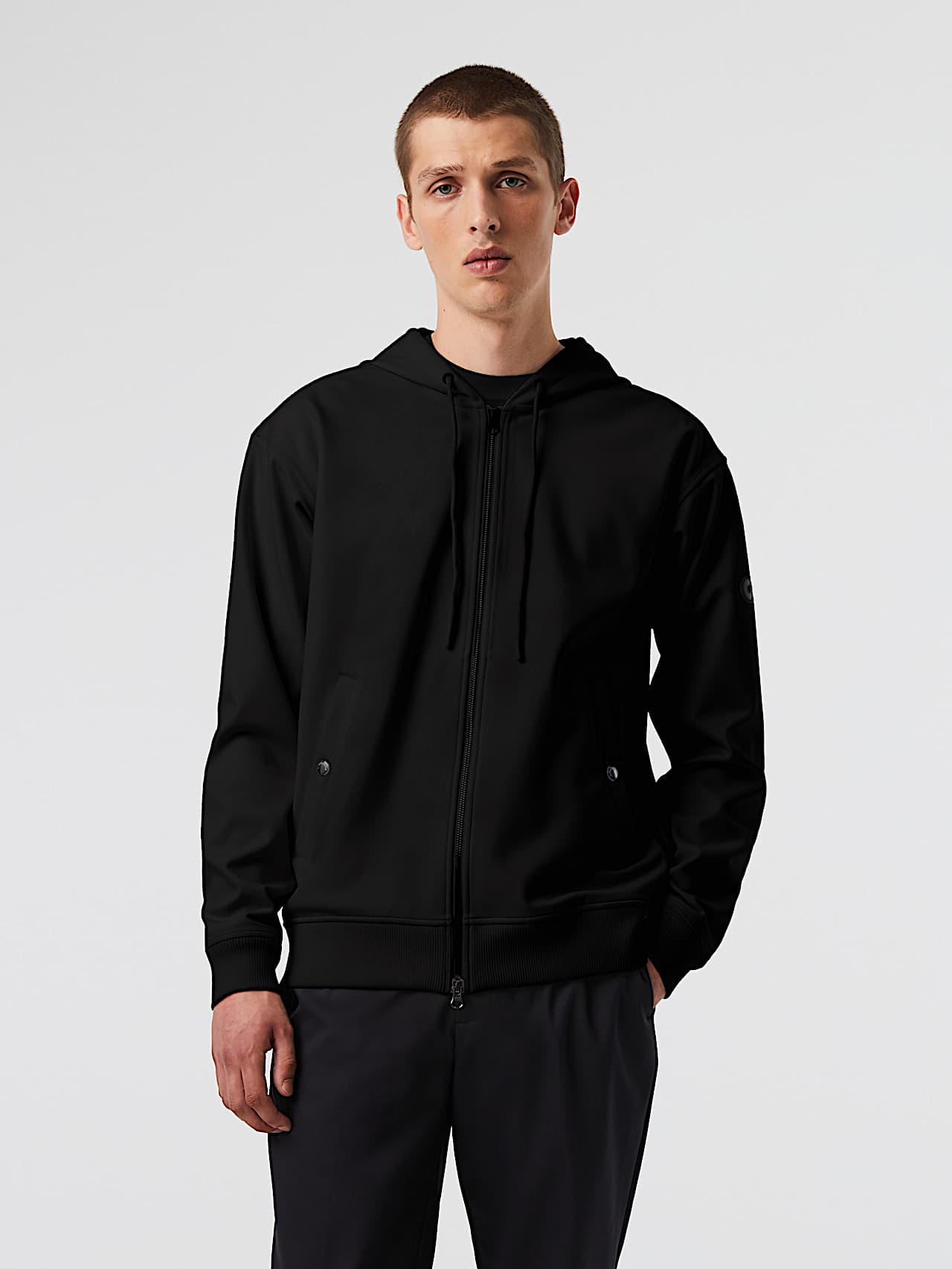 AlphaTauri | SROTE V1.Y7.01 | Veste à capuche Taurobran® déperlante in Noir for Homme