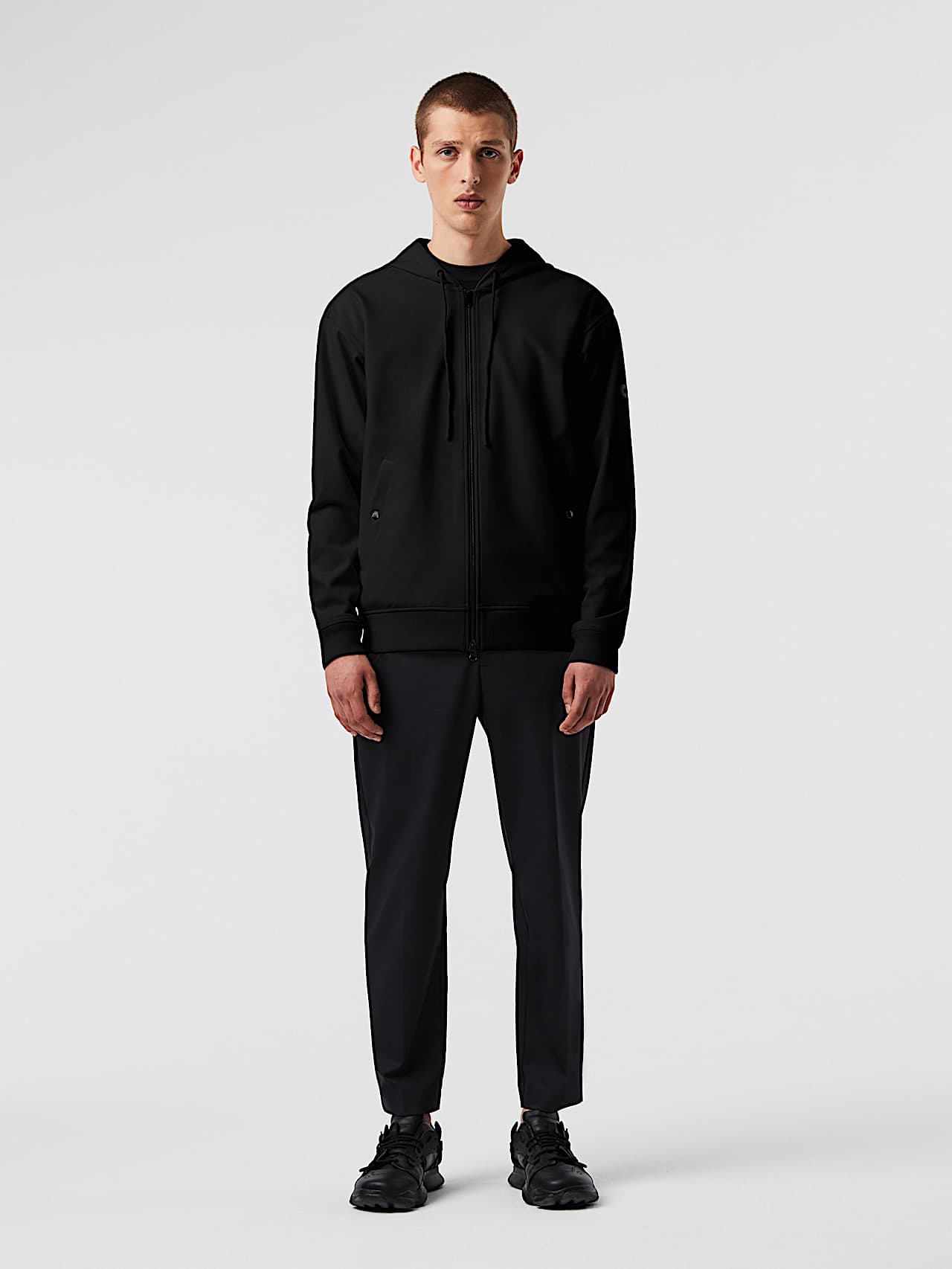 AlphaTauri | SROTE V1.Y7.01 | Veste à capuche Taurobran® déperlante in Noir for Homme