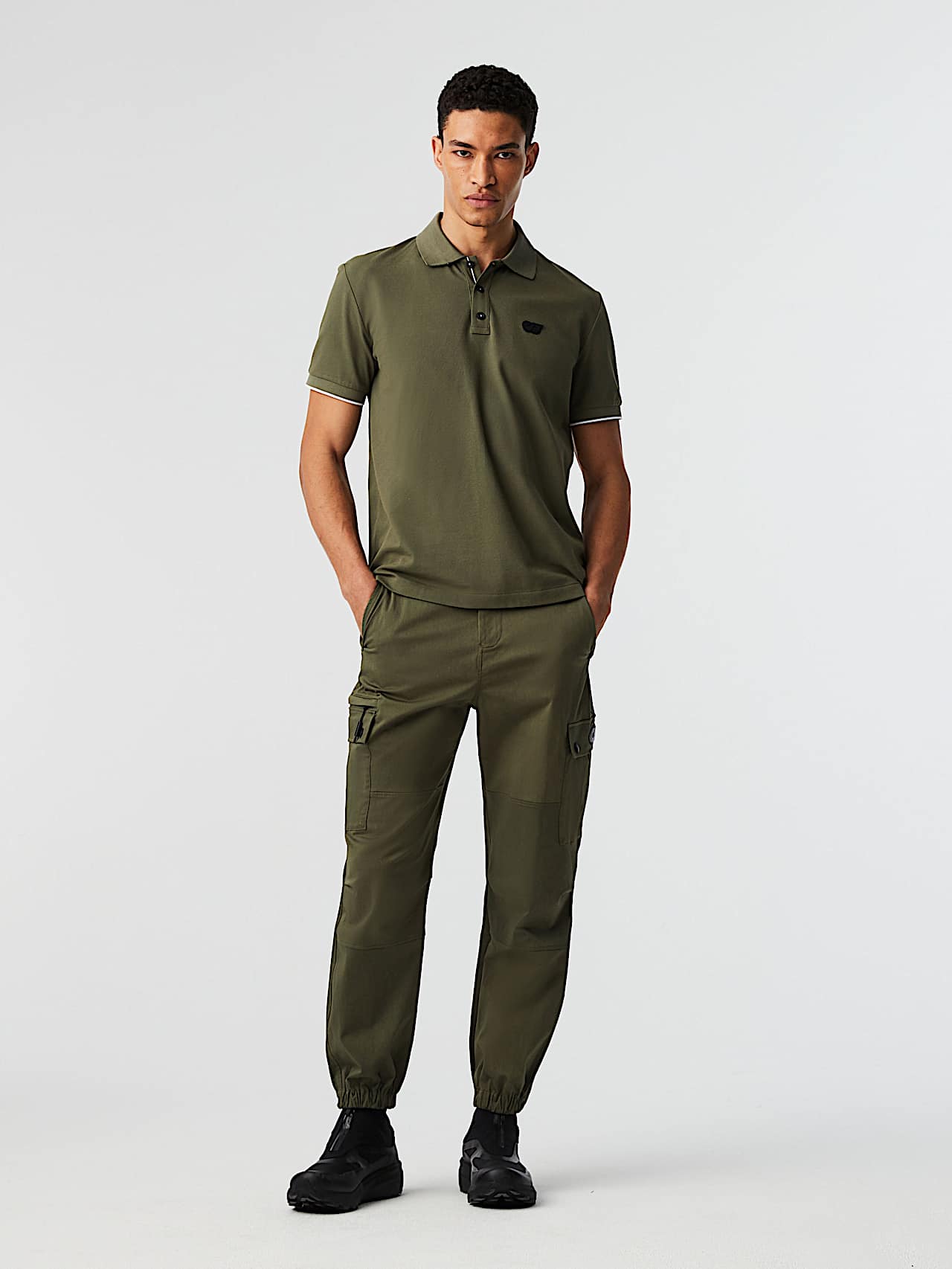 AlphaTauri | PALAL V1.Y8.02 | Pantalon cargo in Olive for Homme