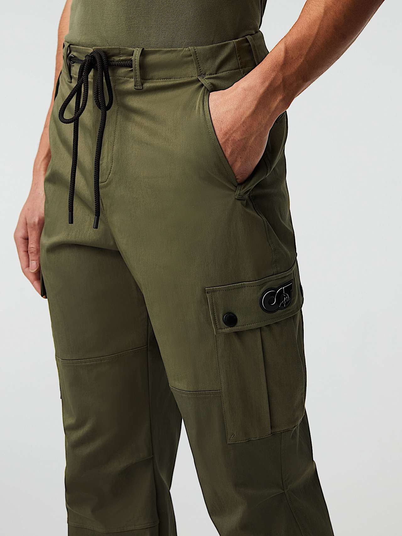 AlphaTauri | PALAL V1.Y8.02 | Pantalon cargo in Olive for Homme
