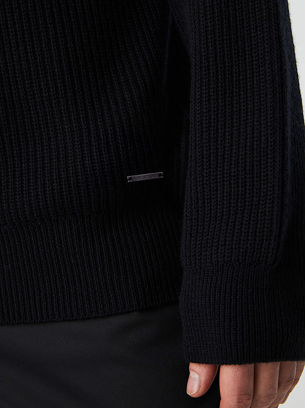 Seamless 3D Knit Crewneck Sweater | FINTA V1.Y8.02 | Black Seamless 3D Knit Crewneck Sweater | FINTA V1.Y8.02 | Black