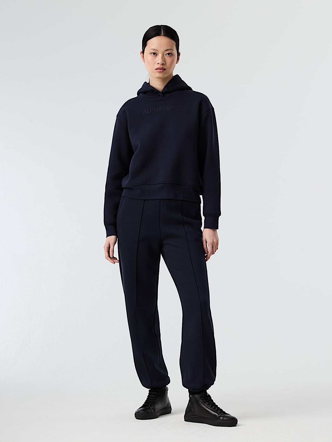 AlphaTauri | SERA V2.Y8.02 | Hoodie mit charakteristischem Logo in Navy für Damen