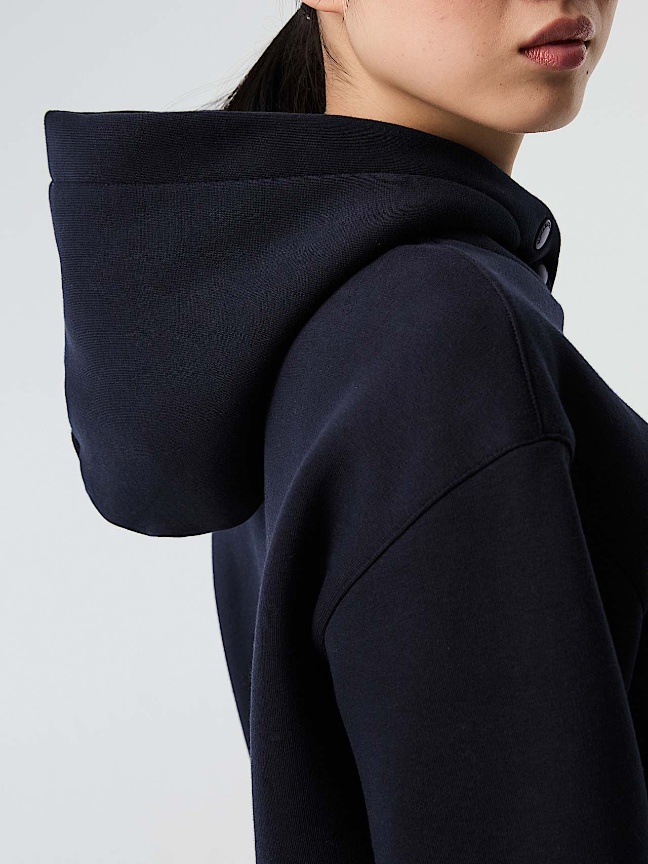 AlphaTauri | SERA V2.Y8.02 | Hoodie mit charakteristischem Logo in Navy für Damen