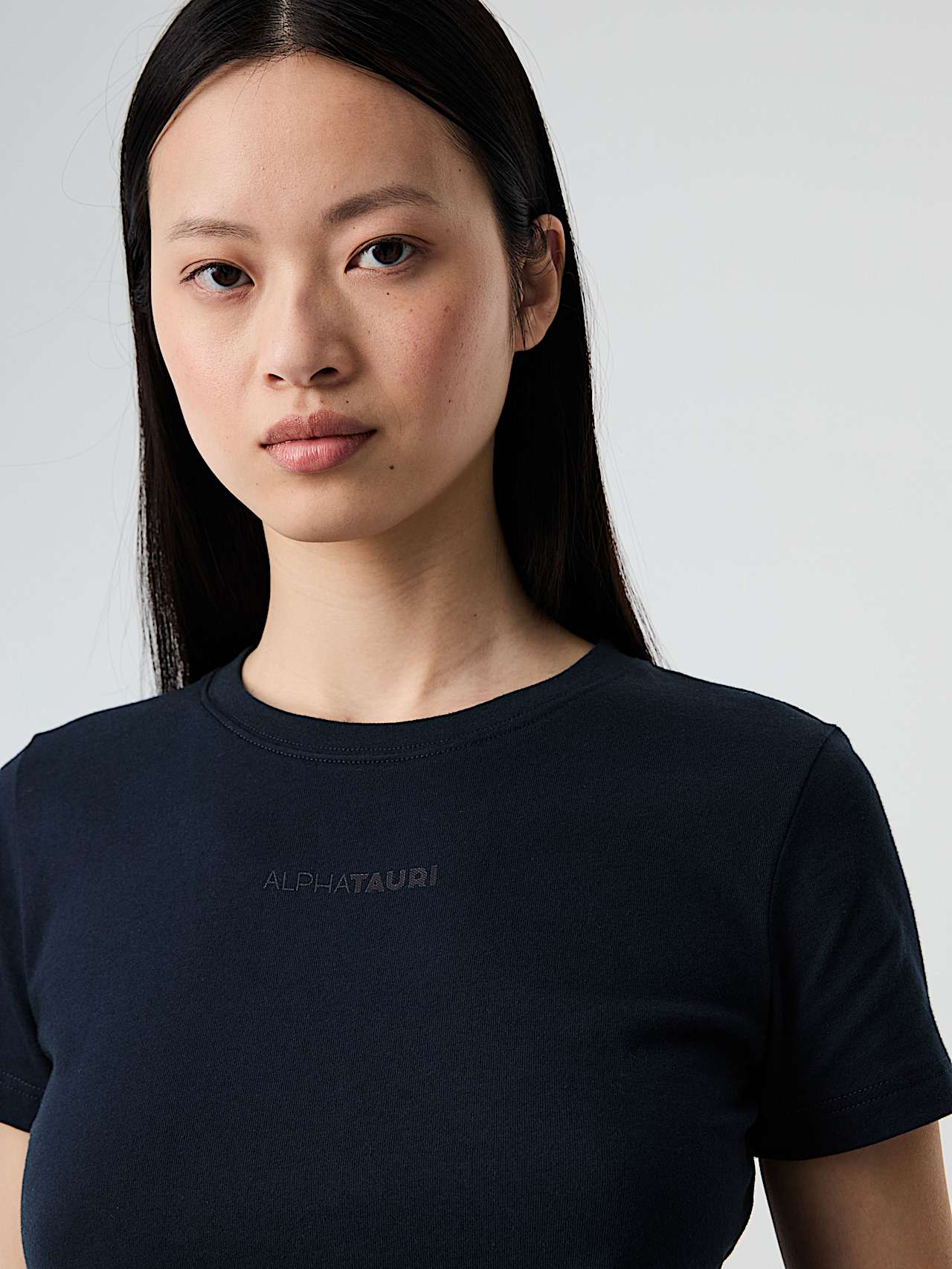 AlphaTauri | JERU V4.Y8.02 | Baumwoll-T-Shirt mit charakteristischem Logo in Navy für Damen