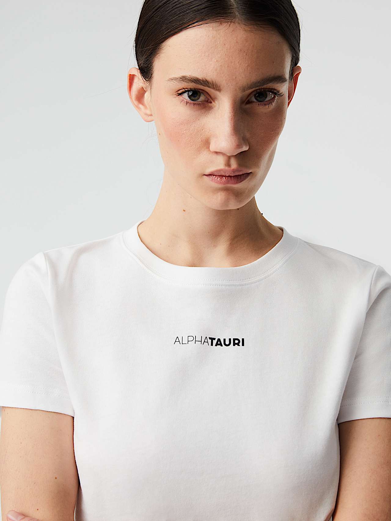 AlphaTauri | JERU V4.Y8.02 | Baumwoll-T-Shirt mit charakteristischem Logo in Weiß für Damen