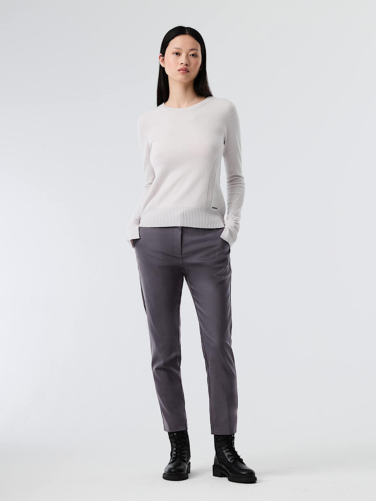 AlphaTauri | PERTI V4.Y8.02 | Tapered Trousers in Dark Grey for Women