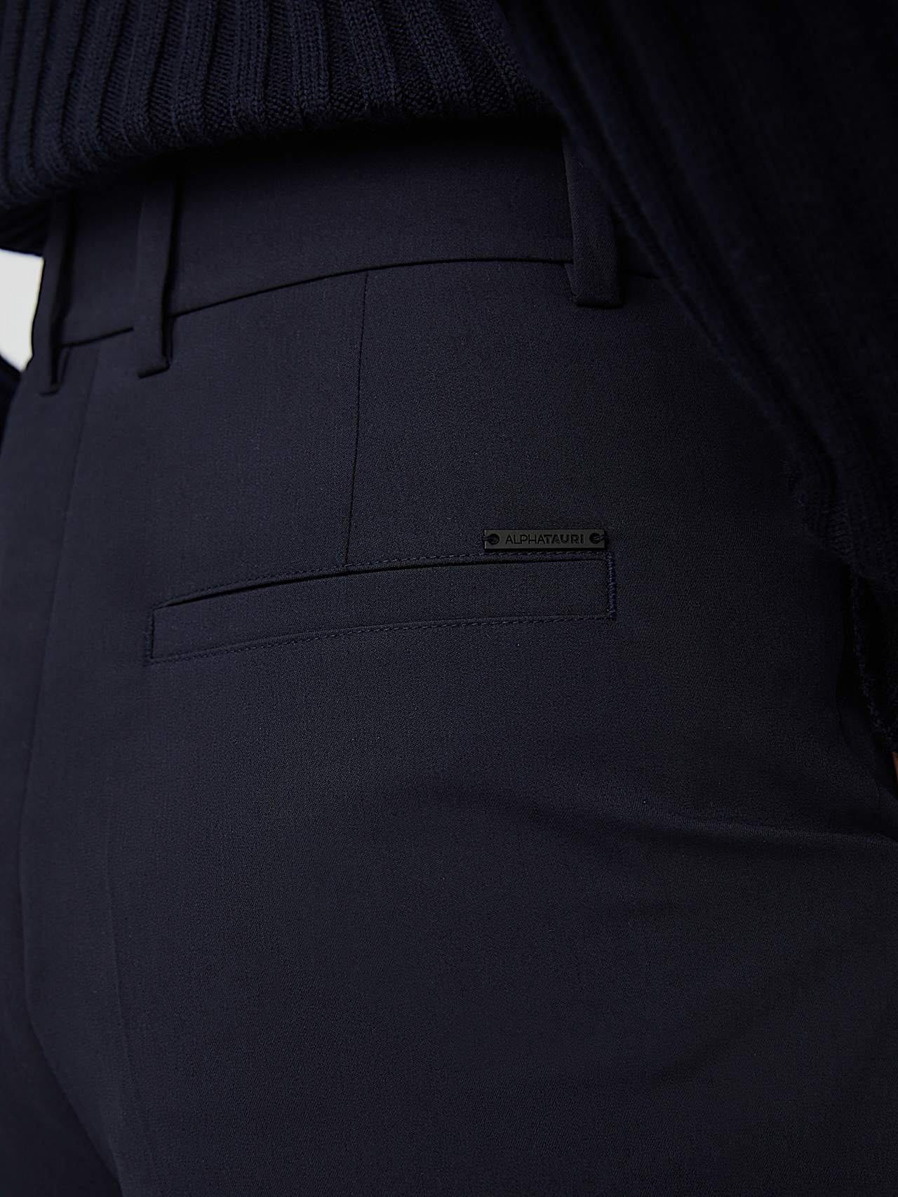 AlphaTauri | PECRA V1.Y8.01 | Pantalones de cintura alta y pernera ancha in Azul Marino for Mujer