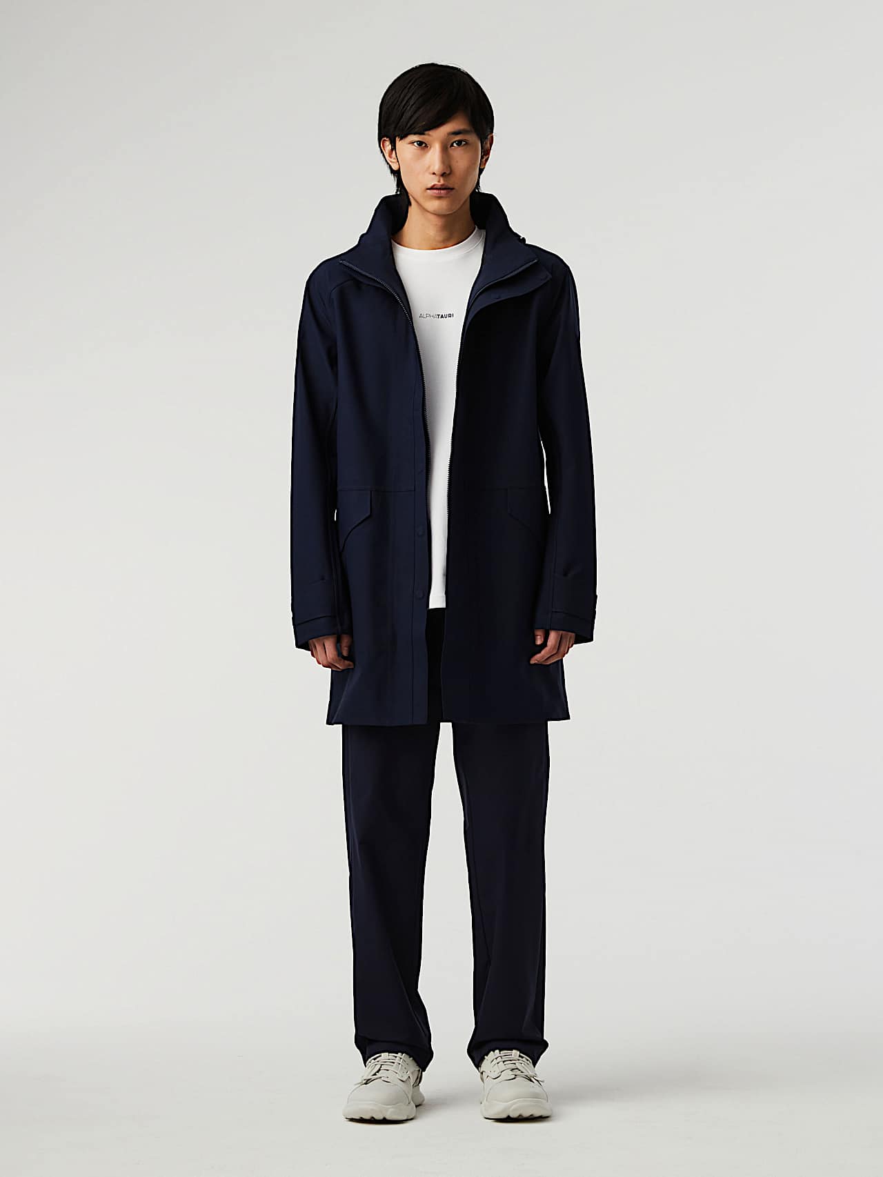 AlphaTauri | KOOV V11.Y8.01 | Parka pliable déperlante emblématique en Taurobran® in Bleu Marine for Homme