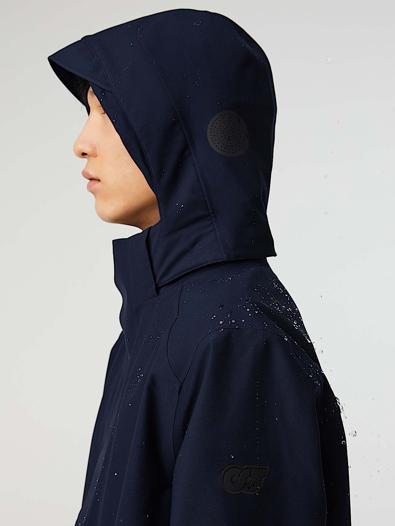 AlphaTauri | KOOV V11.Y8.01 | Parka pliable déperlante emblématique en Taurobran® in Bleu Marine for Homme