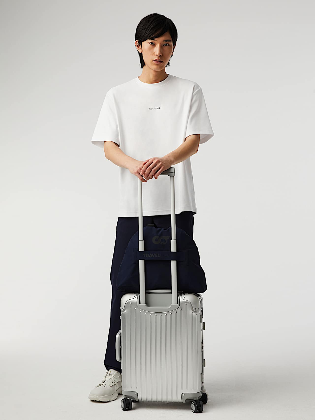 AlphaTauri | KOOV V11.Y8.01 | Parka pliable déperlante emblématique en Taurobran® in Bleu Marine for Homme