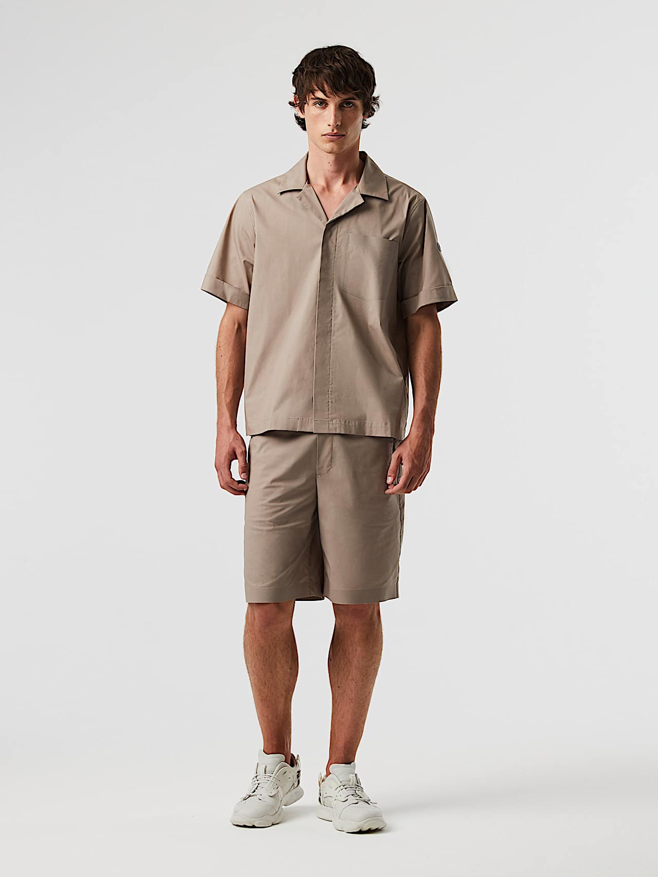 AlphaTauri | WELSH V1.Y8.01 | Chemise à manches courtes déperlante in Taupe/Brun for Homme