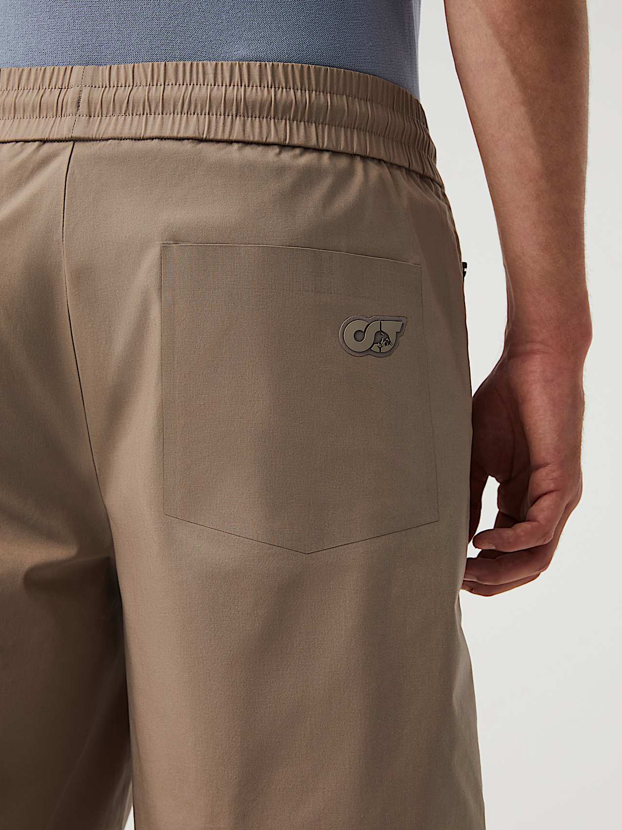 AlphaTauri | PHYBEA V1.Y8.01 | Wasserabweisende Shorts in Taupe / Braun für Herren